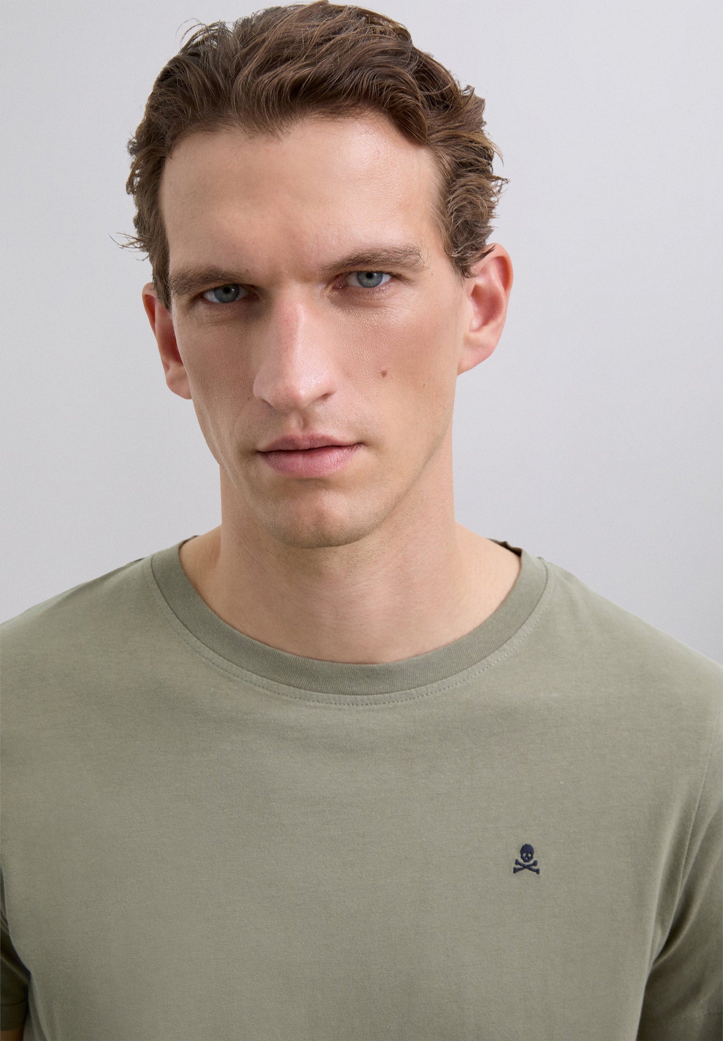 CAMISETA CALAVERA BORDADA