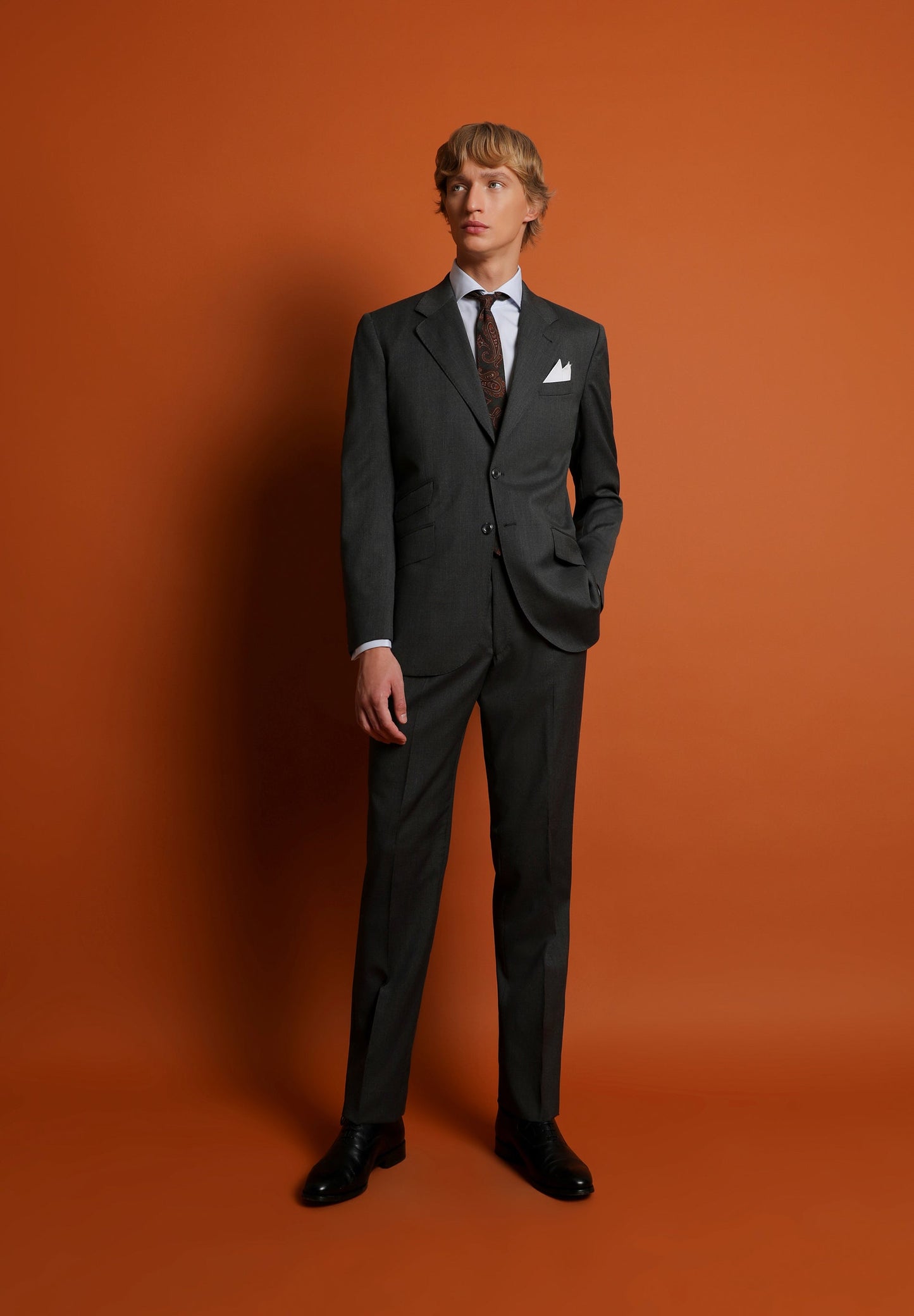 TRAJE CLÁSICO LANA GRIS