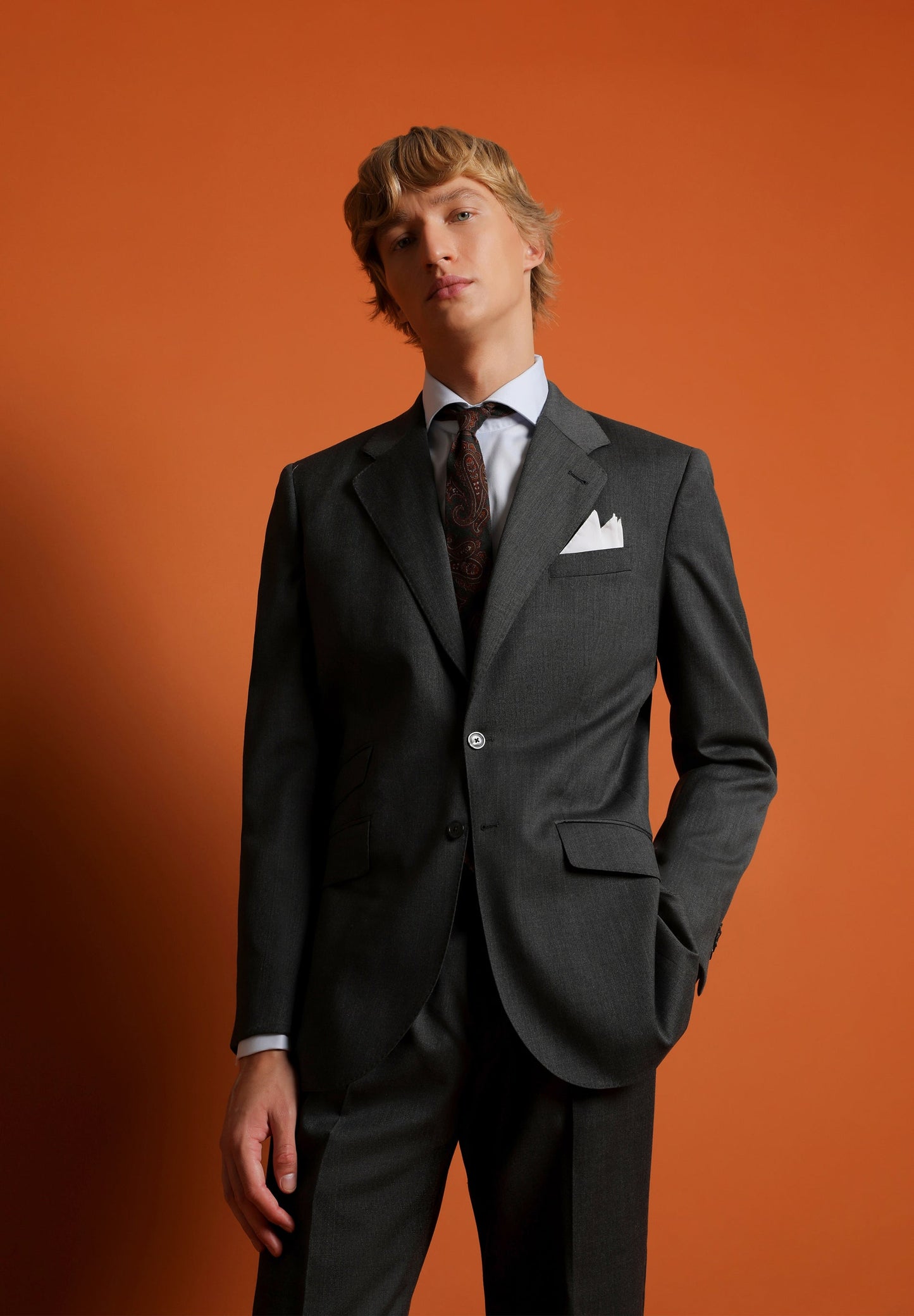 TRAJE CLÁSICO LANA GRIS