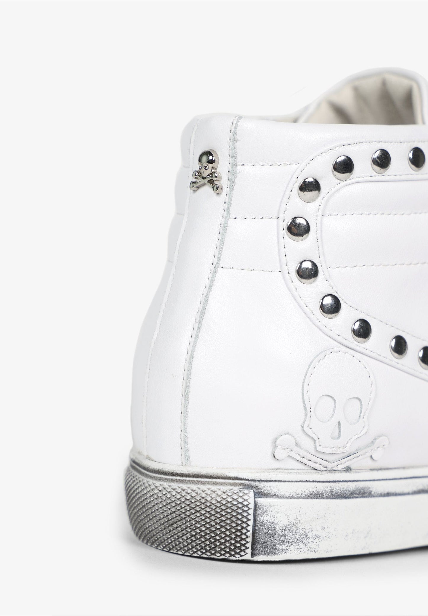 TENIS BOTAS TACHAS