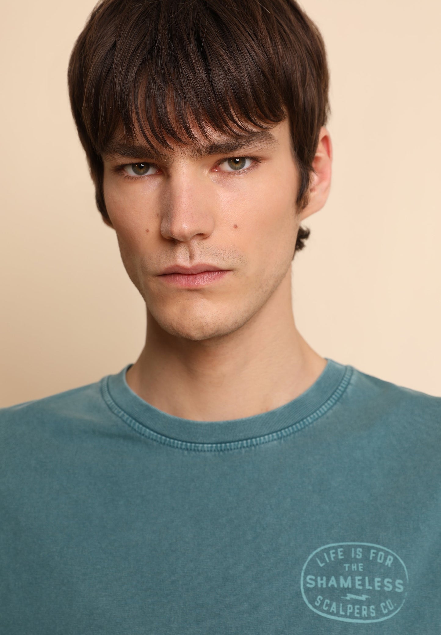 CAMISETA LAVADA PRINT CONTRASTE