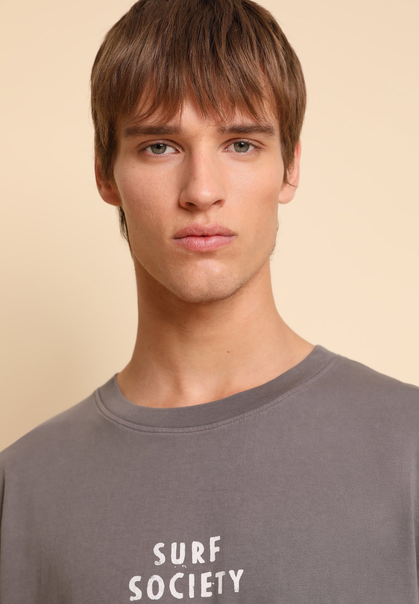 CAMISETA TEXTO CONTRASTE