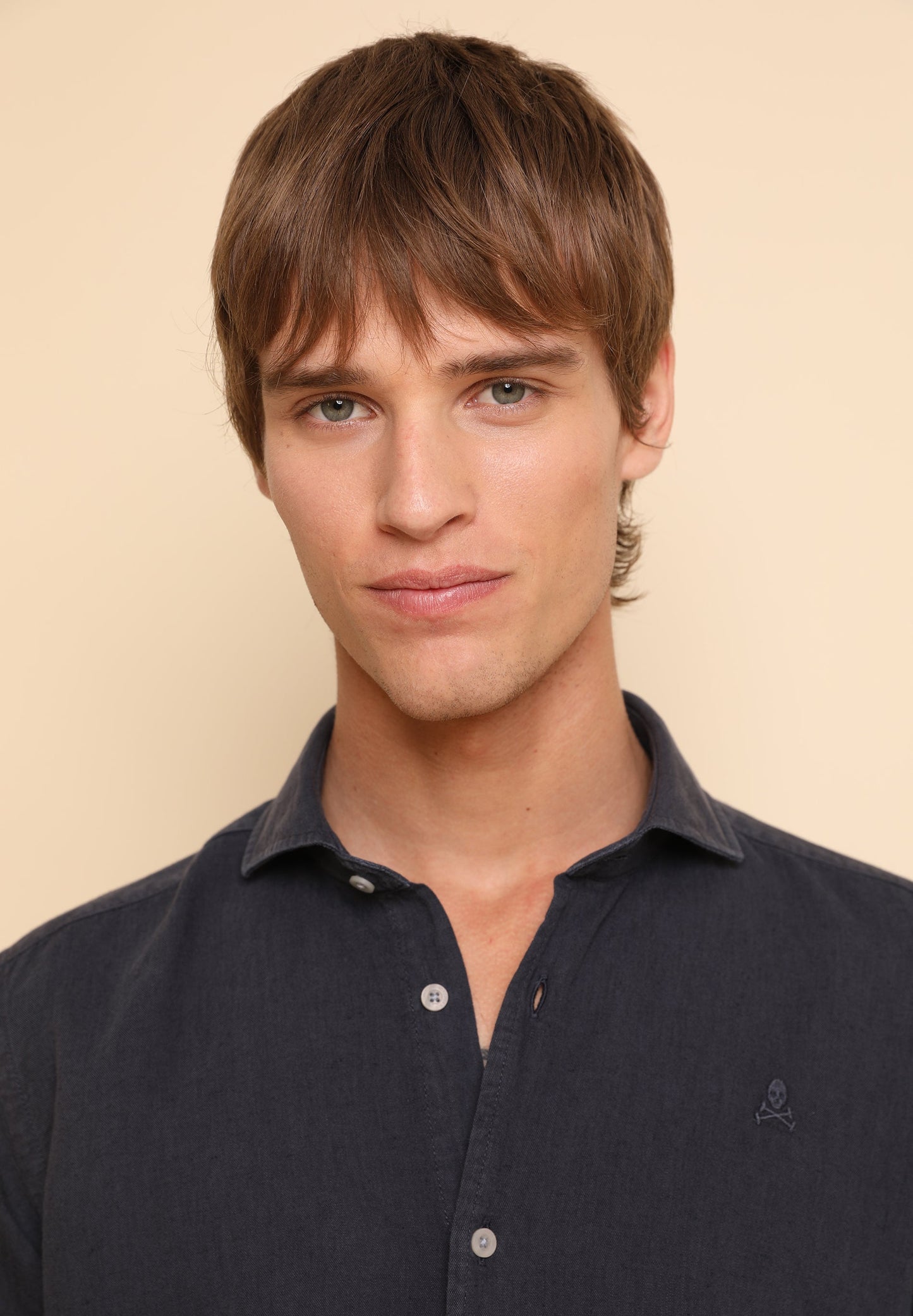 CAMISA LINO CALAVERA