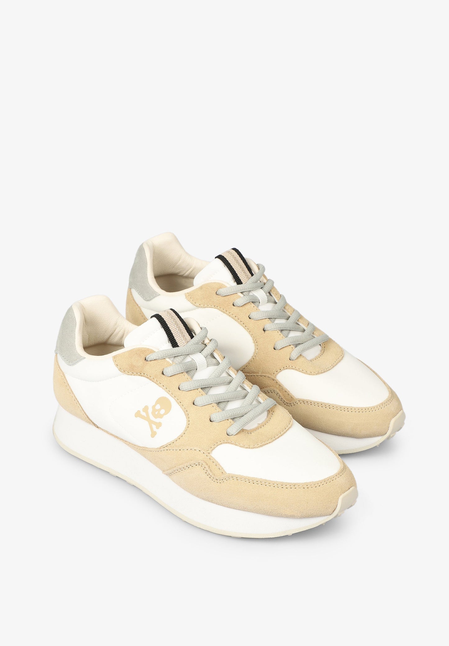 TENIS METALIZADA SUELA PRONUNCIADA