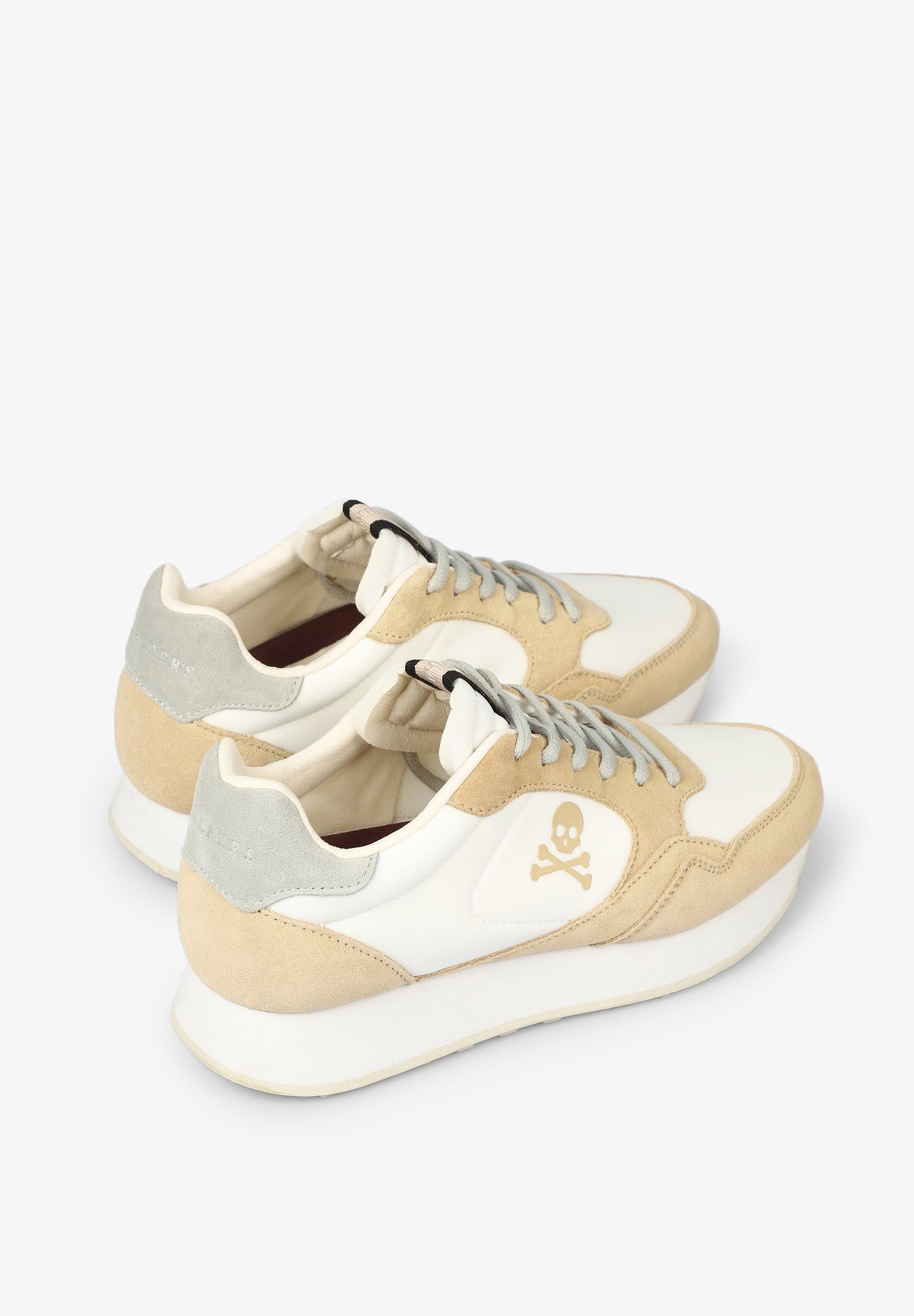 TENIS METALIZADA SUELA PRONUNCIADA