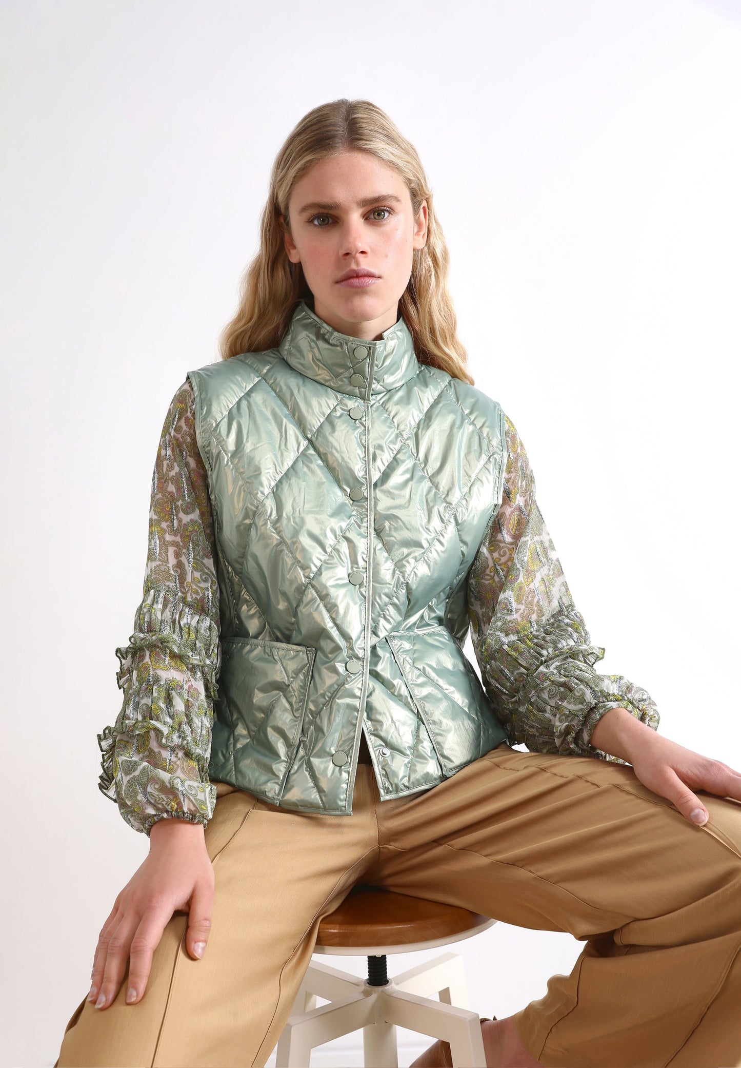 CHALECO ACOLCHADO BOLSILLOS