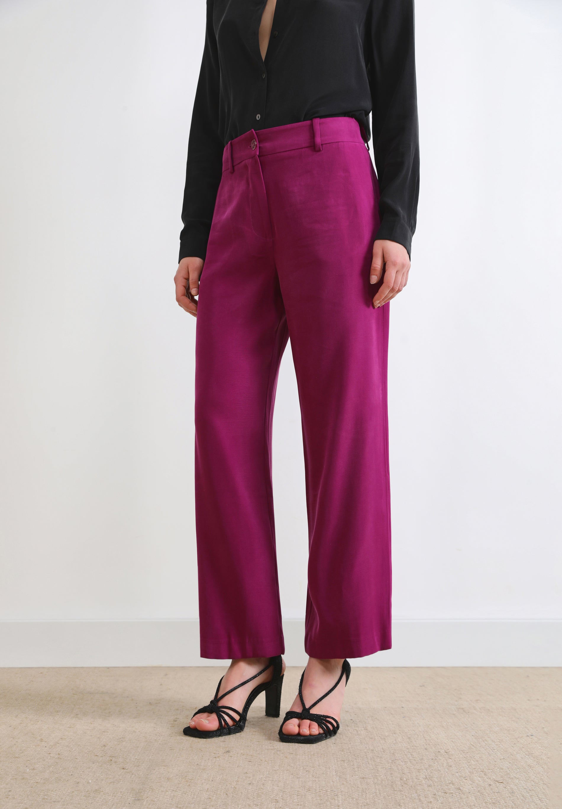 PANTALÓN FLUIDO LISO