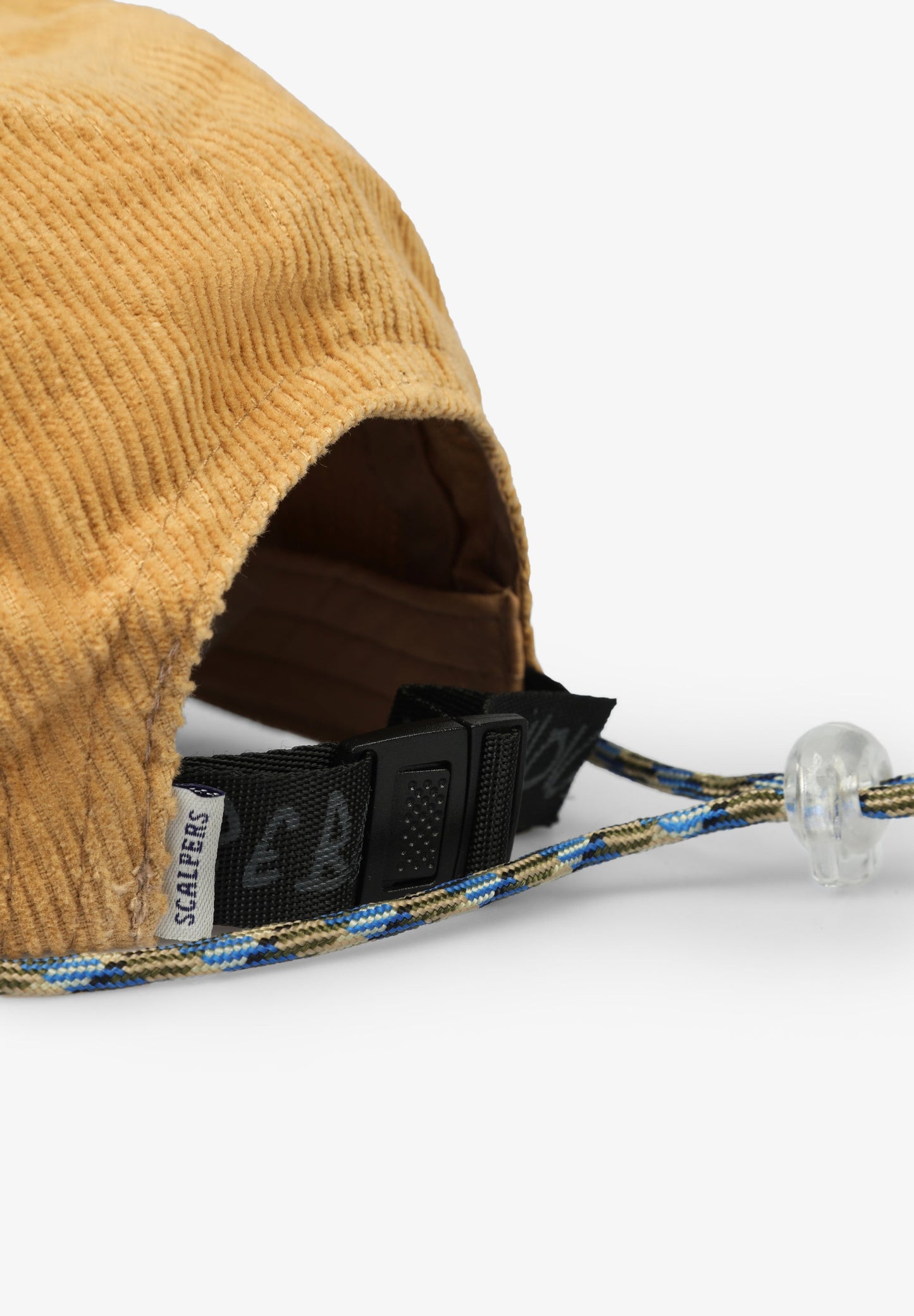 GORRA CINCO PANELES ETIQUETA