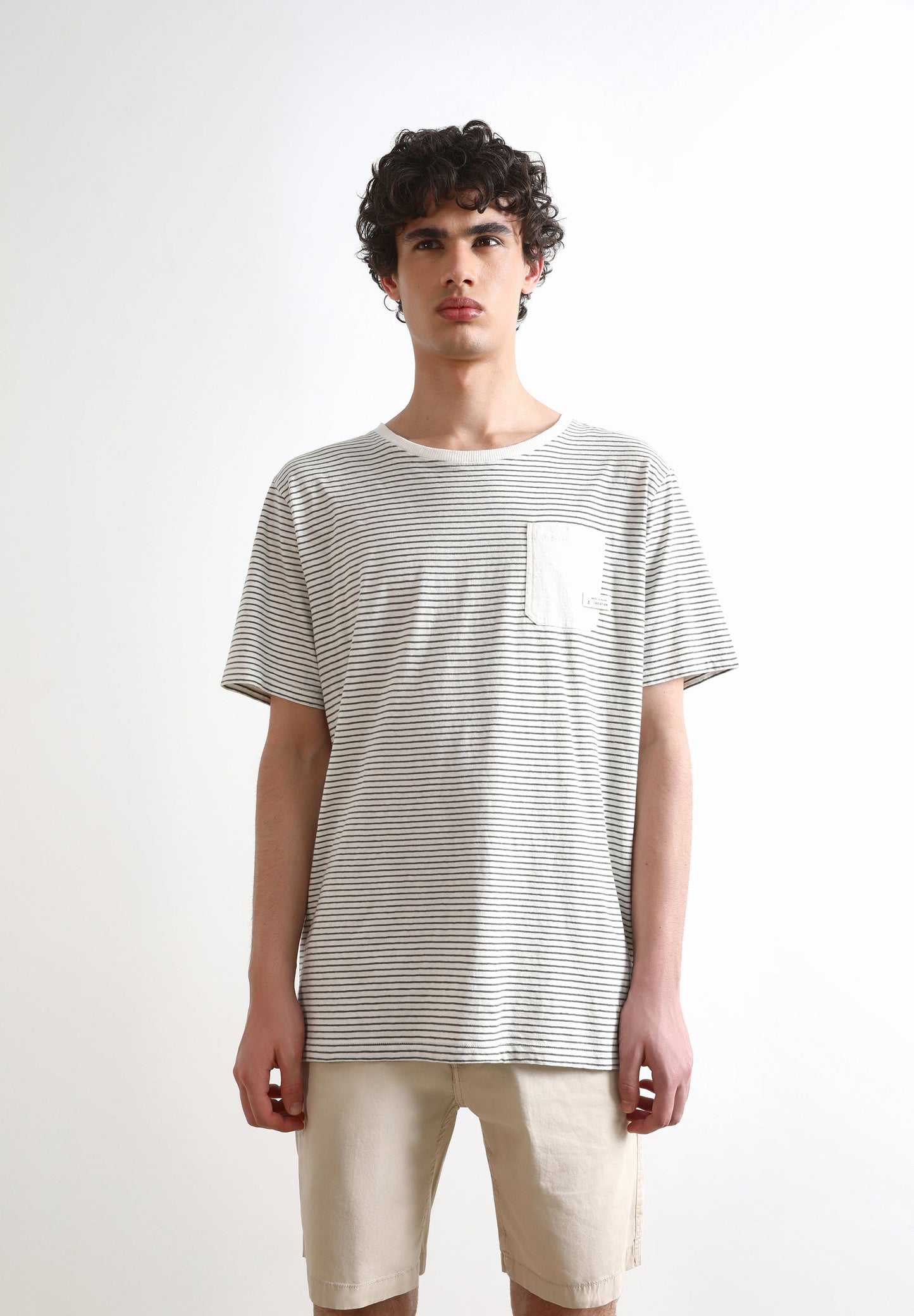 CAMISETA BOLSILLO CONTRASTE