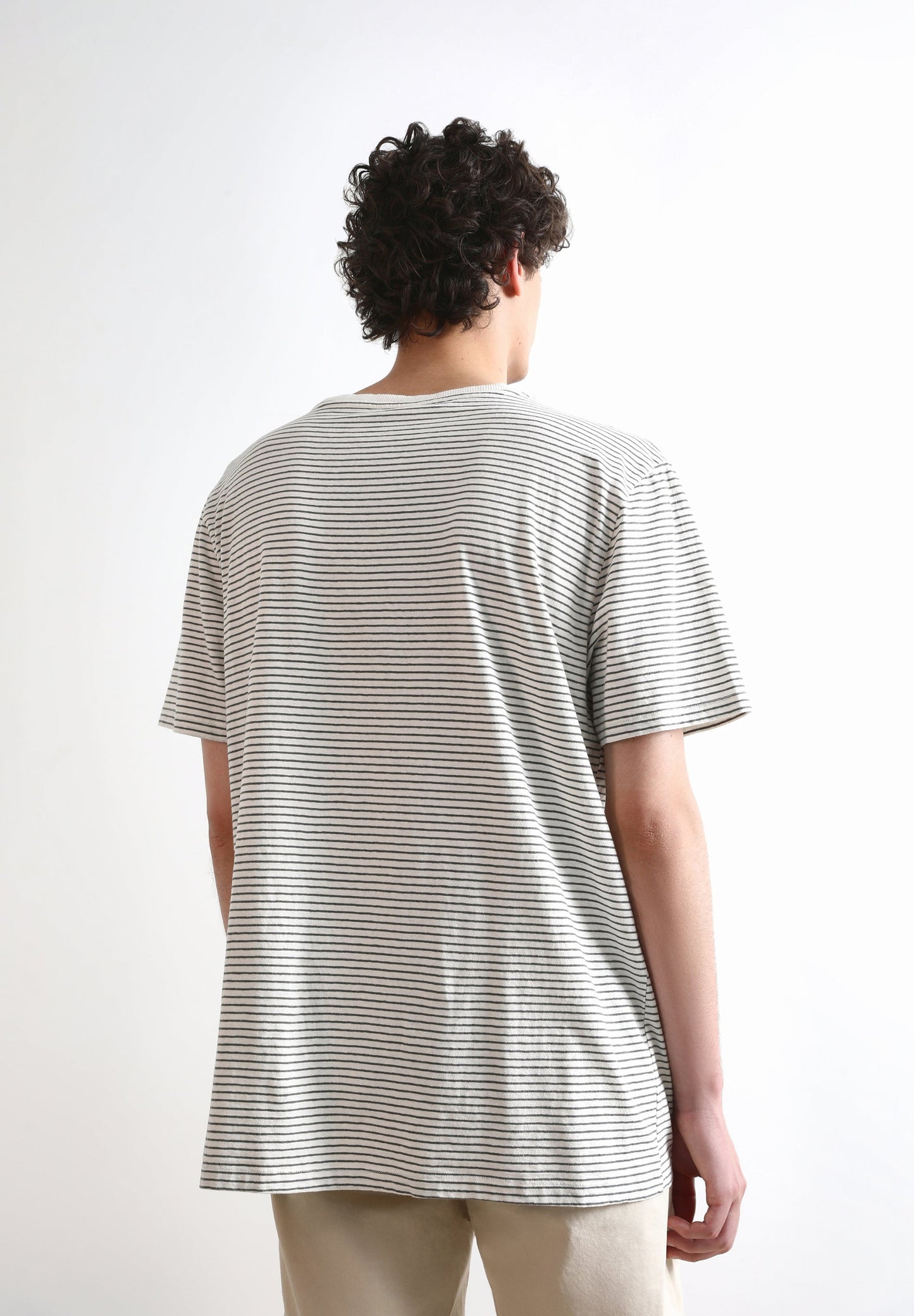 CAMISETA BOLSILLO CONTRASTE