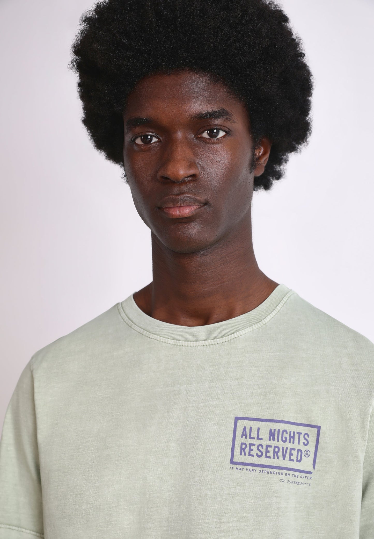 CAMISETA PRINT CONTRASTE