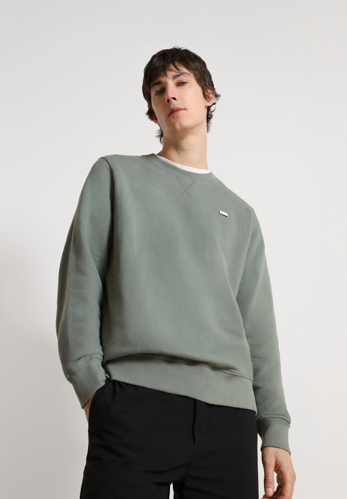 BUZO LOGO TRASERO FLOCADO