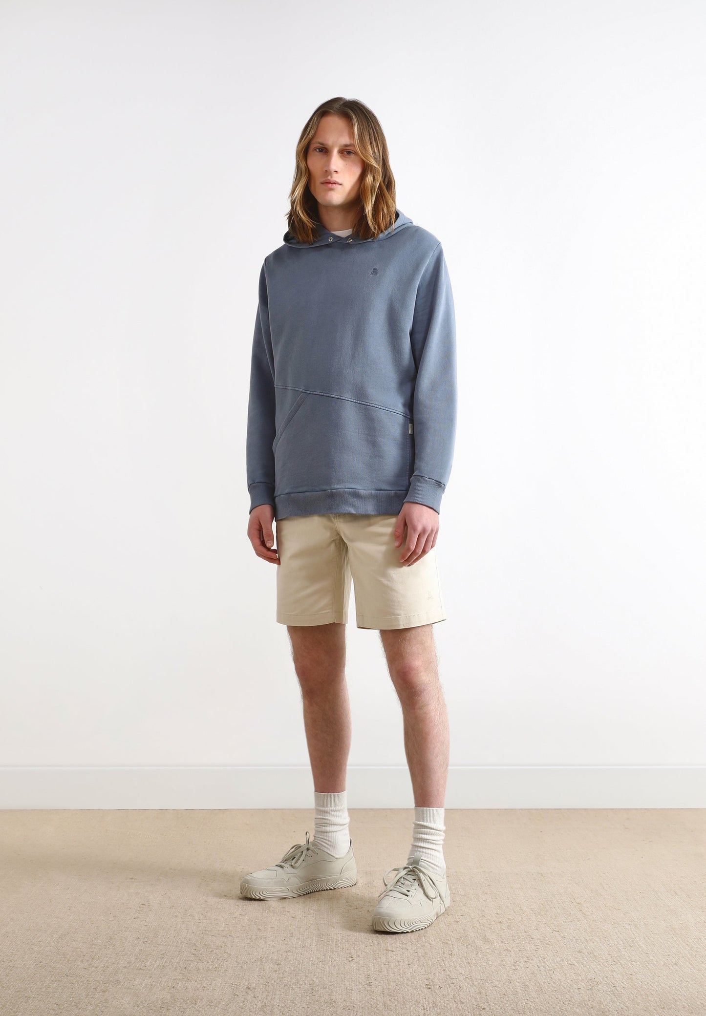 BUZO CORTE CUELLO SNAPS