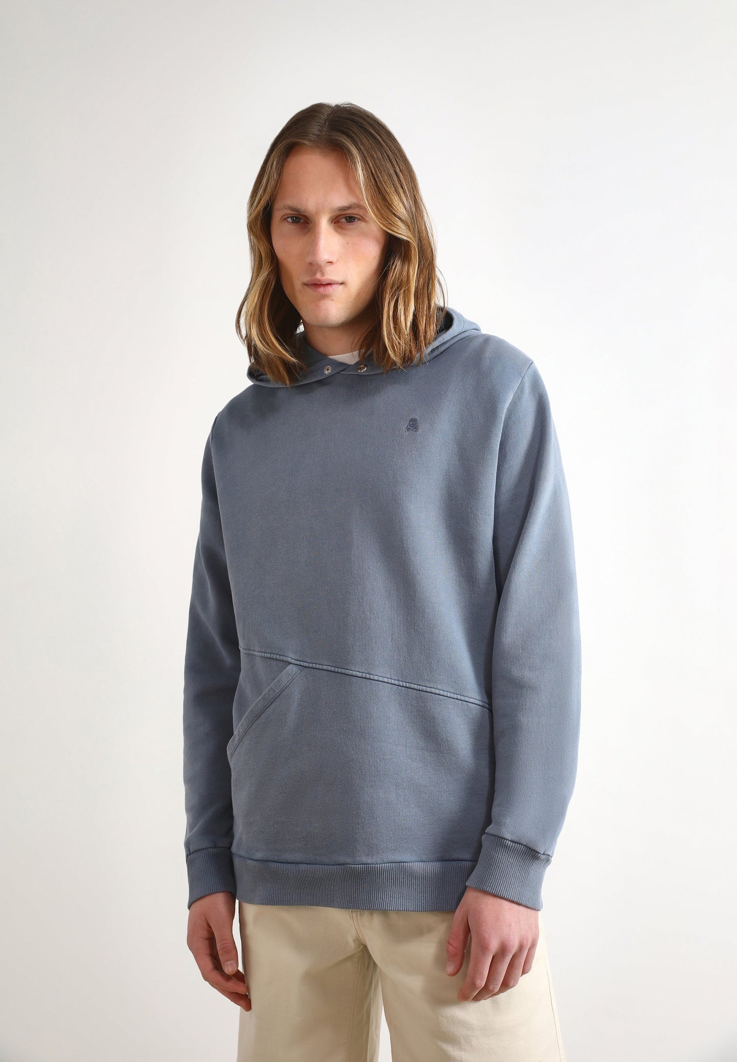 BUZO CORTE CUELLO SNAPS