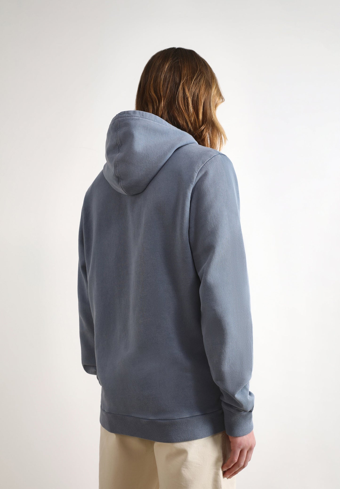 BUZO CORTE CUELLO SNAPS