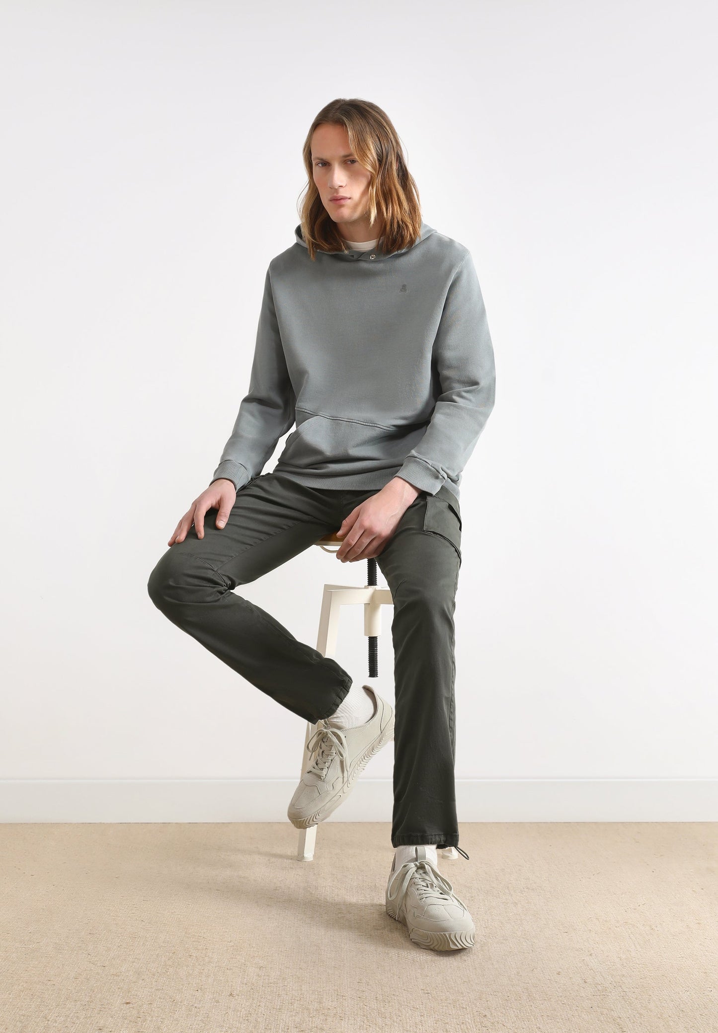 BUZO CORTE CUELLO SNAPS