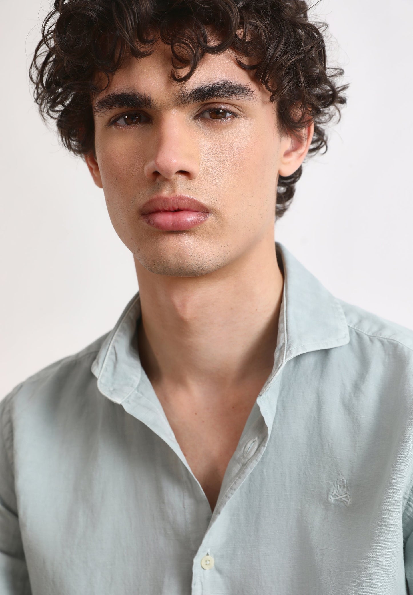 CAMISA LINO CALAVERA