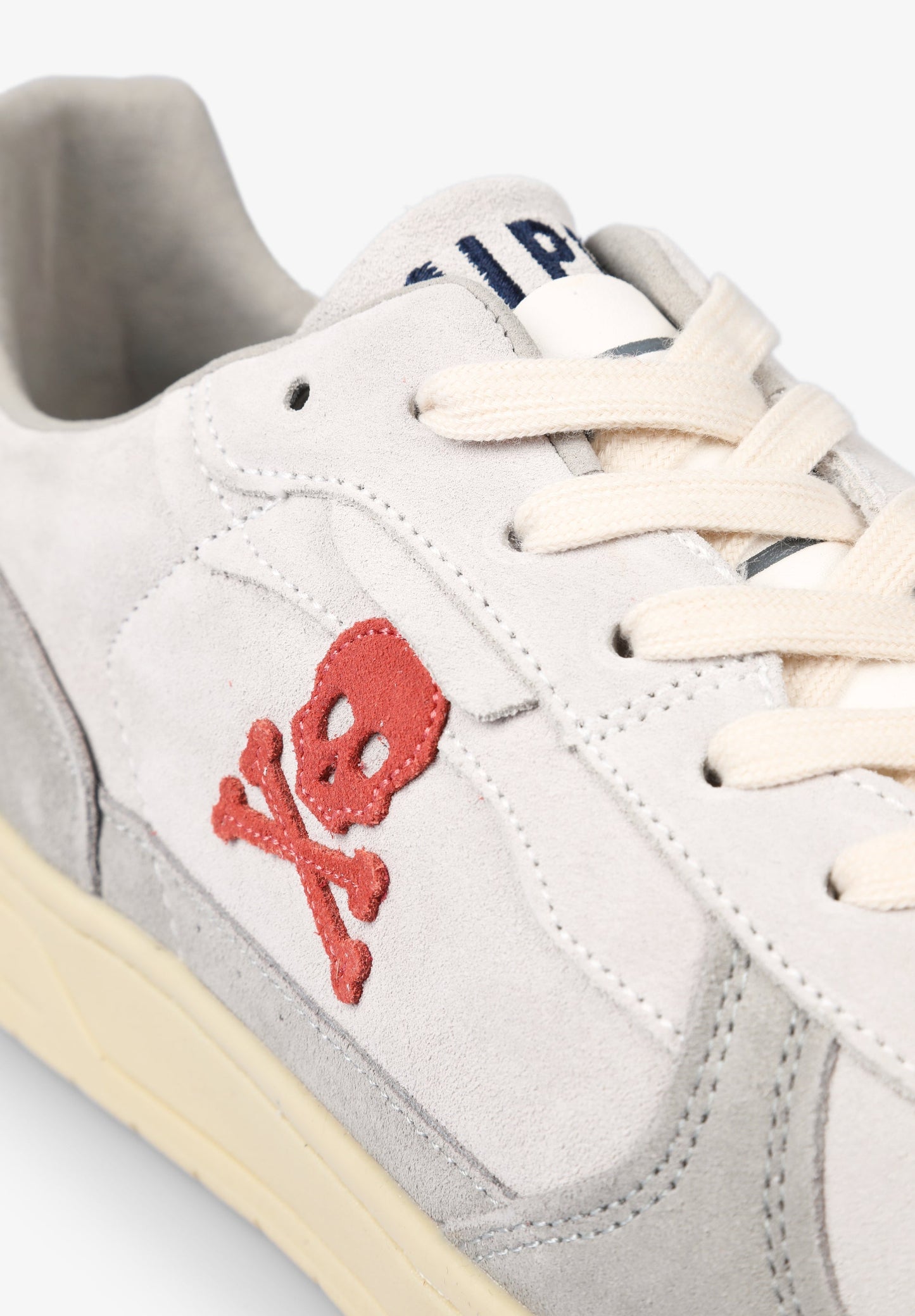 TENIS PIEL DETALLE CONTRASTE