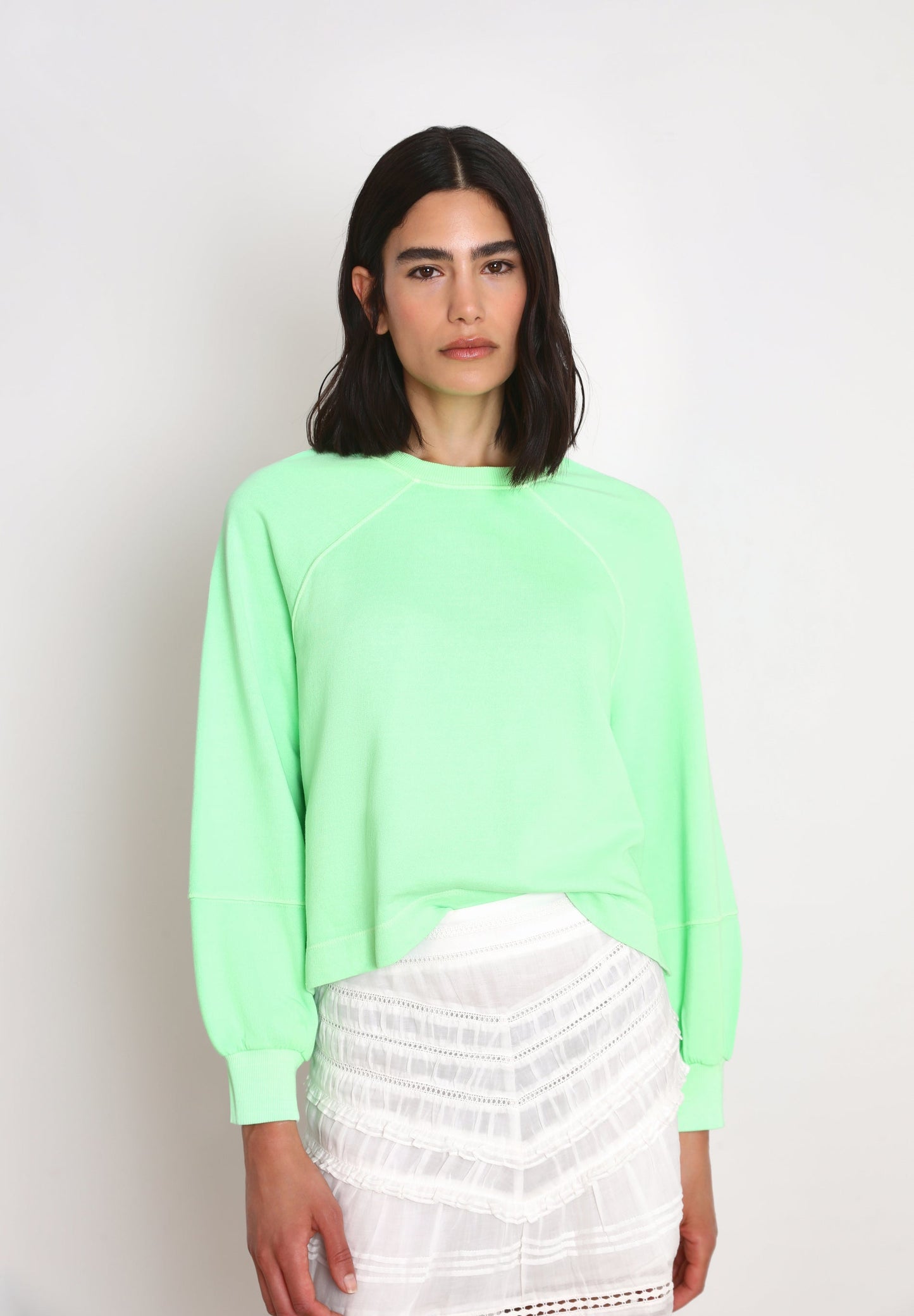 BUZO BORDADO MANGA RANGLAN