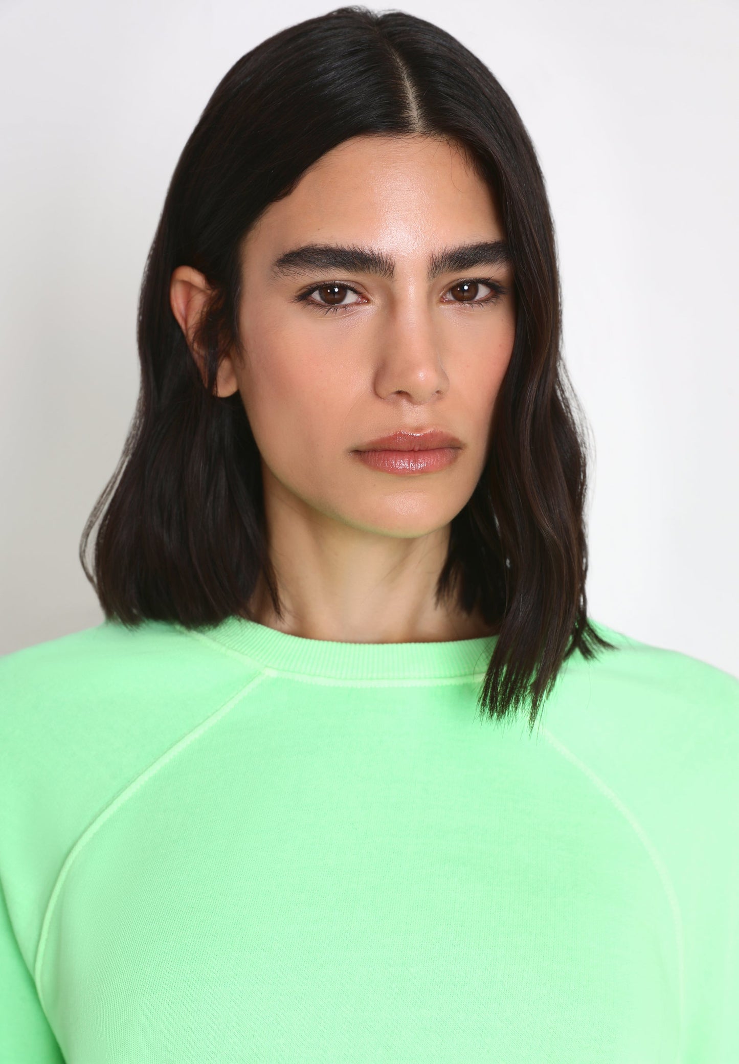 BUZO BORDADO MANGA RANGLAN