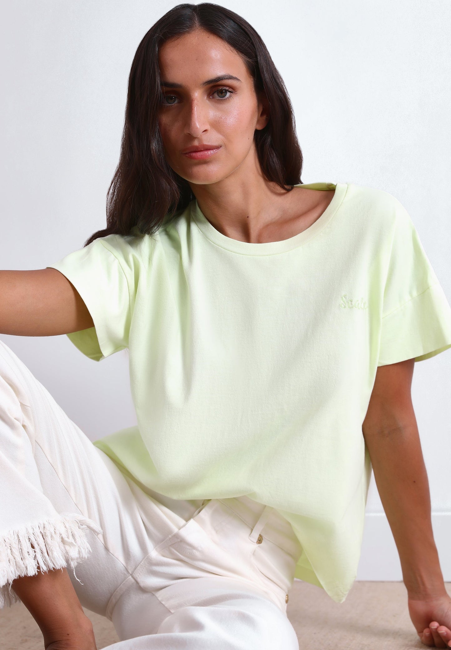 CAMISETA LOGO BORDADO