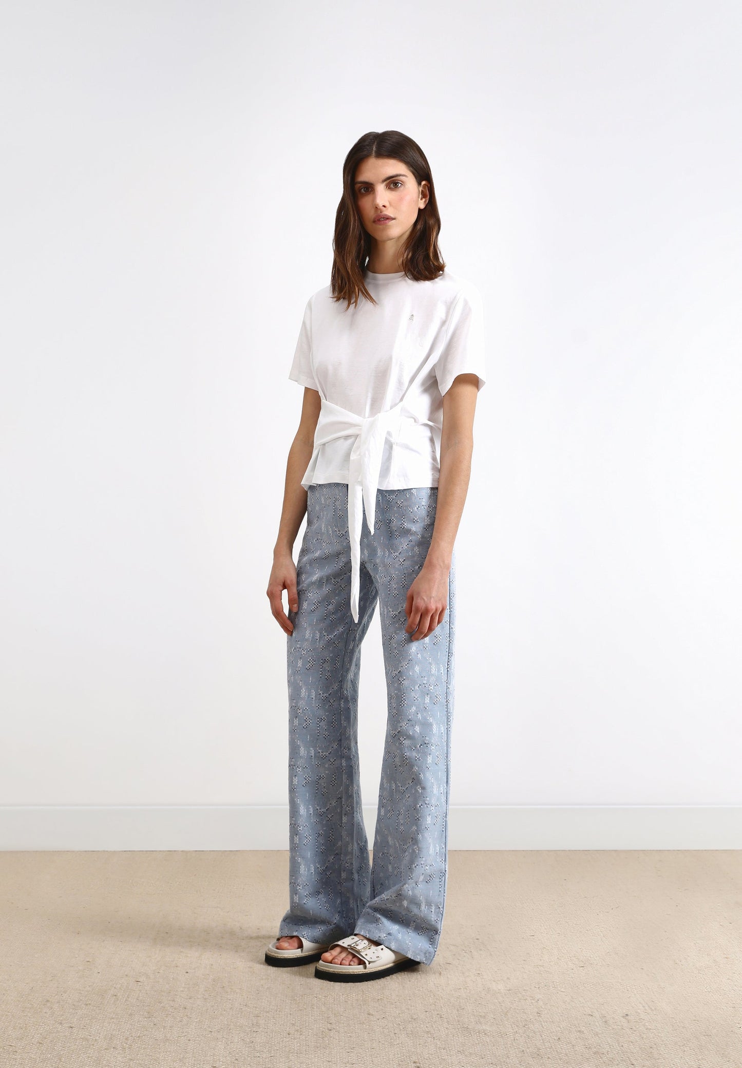 CAMISETA NUDO DELANTERO