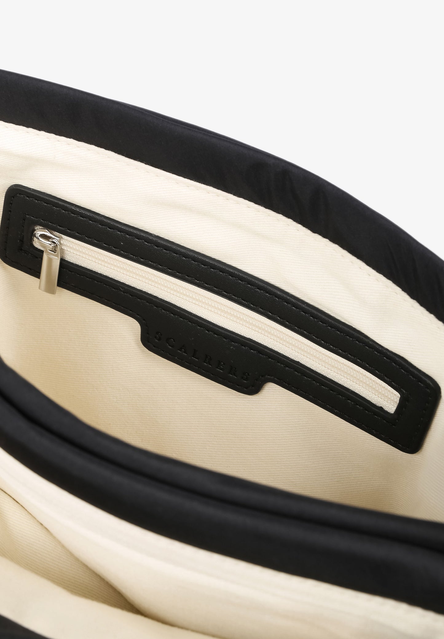 BOLSO ACOLCHADO CADENA