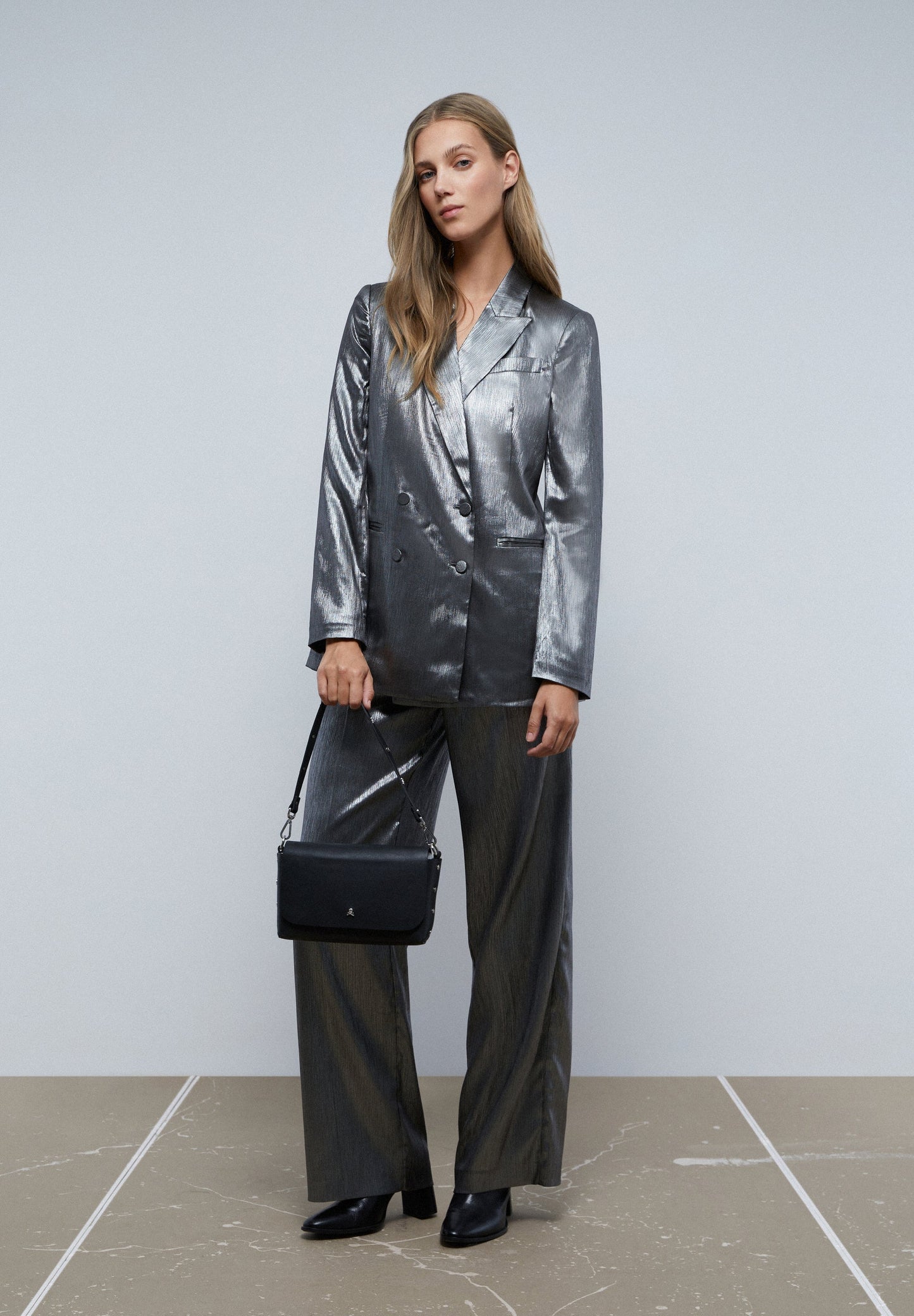 BLAZER CRUZADA SATINADA