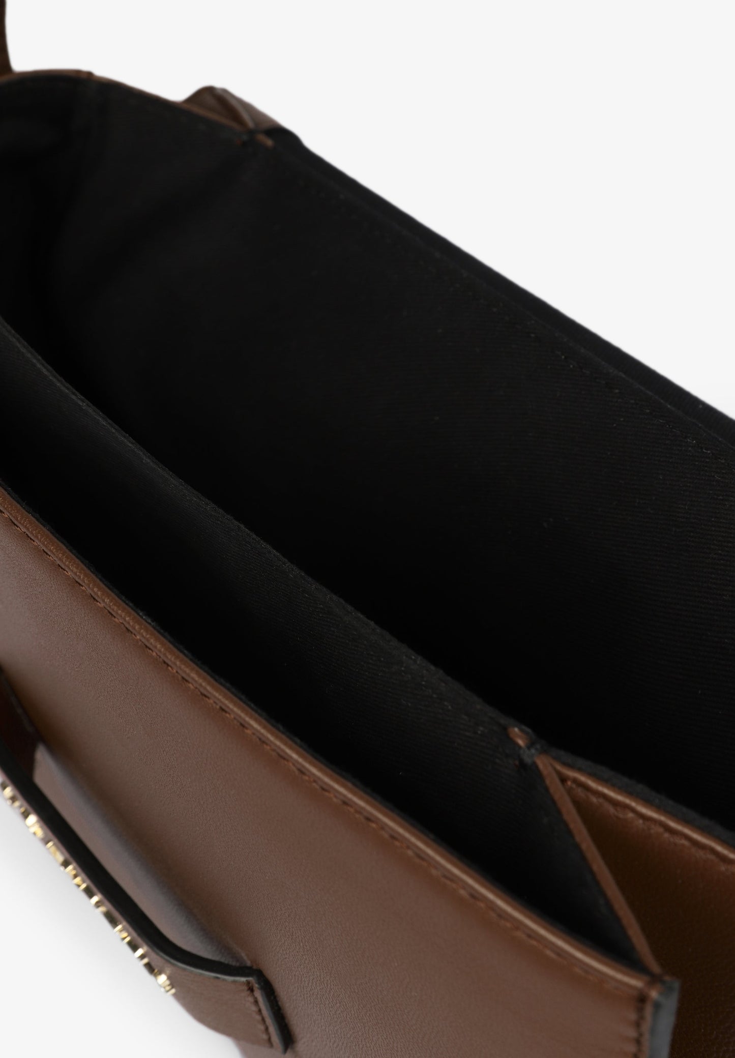 BOLSO PIEL DETALLE CIERRE