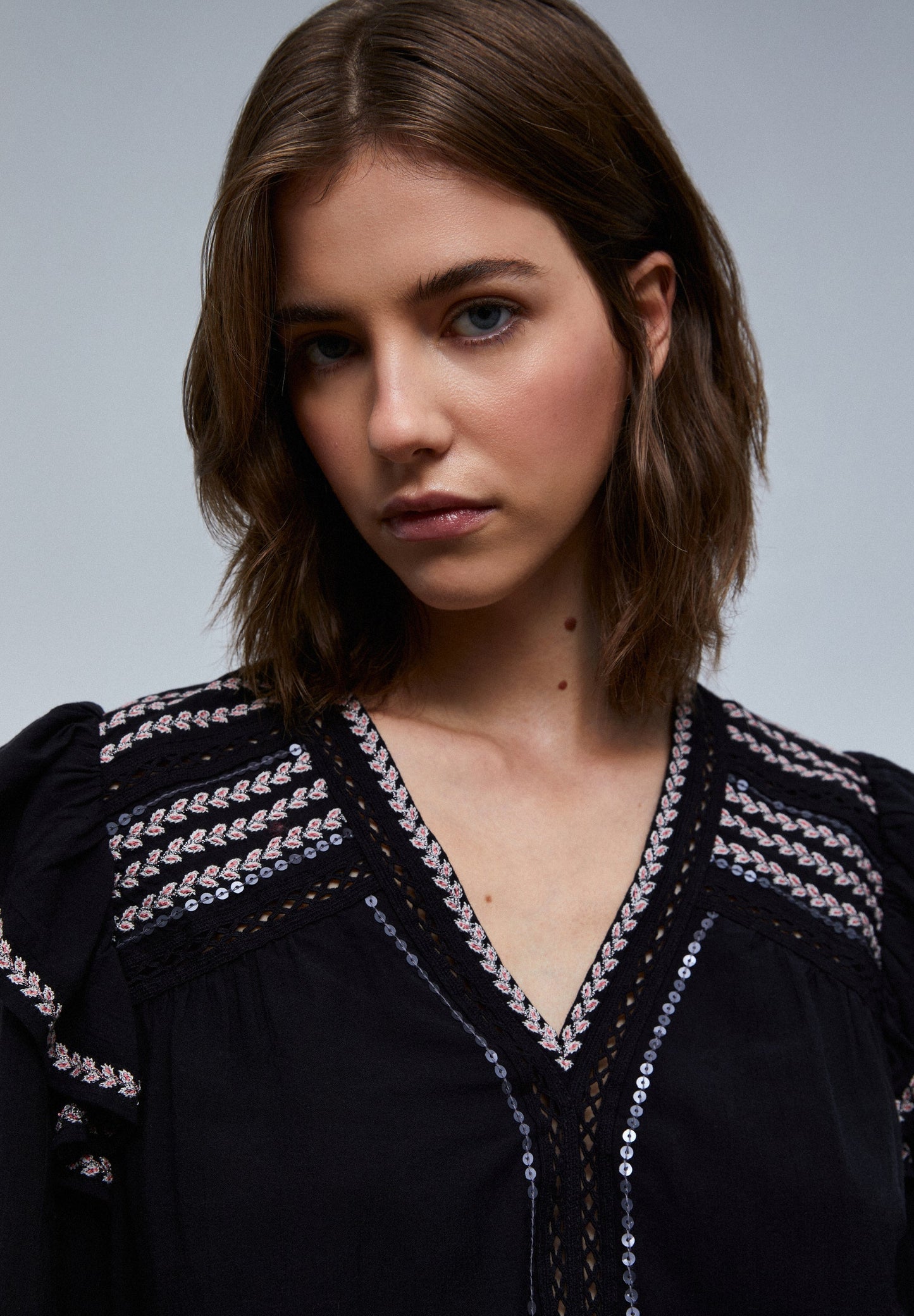 BLUSA VOLANTE HOMBRO