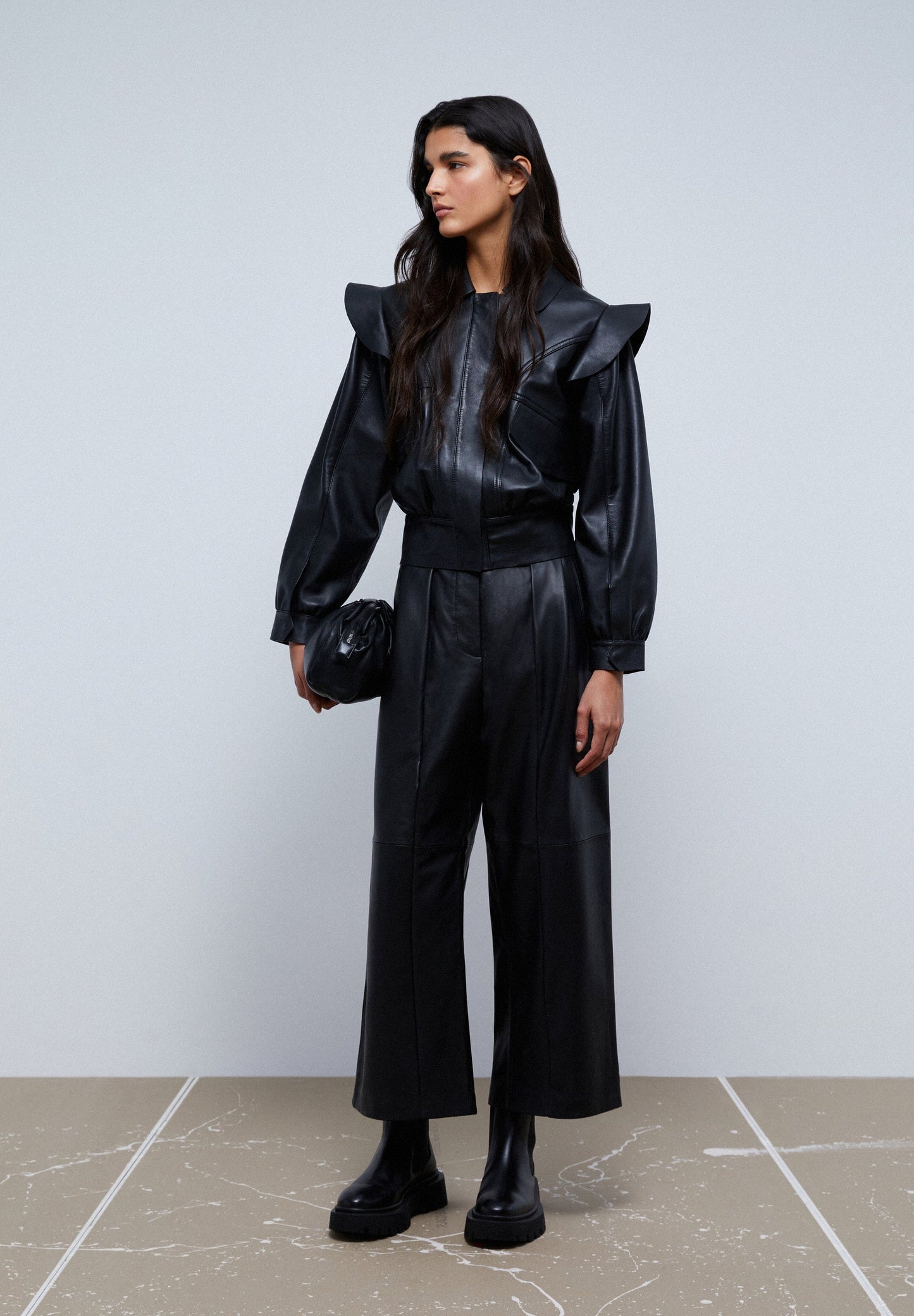 CHAQUETA PIEL VOLANTE HOMBRO