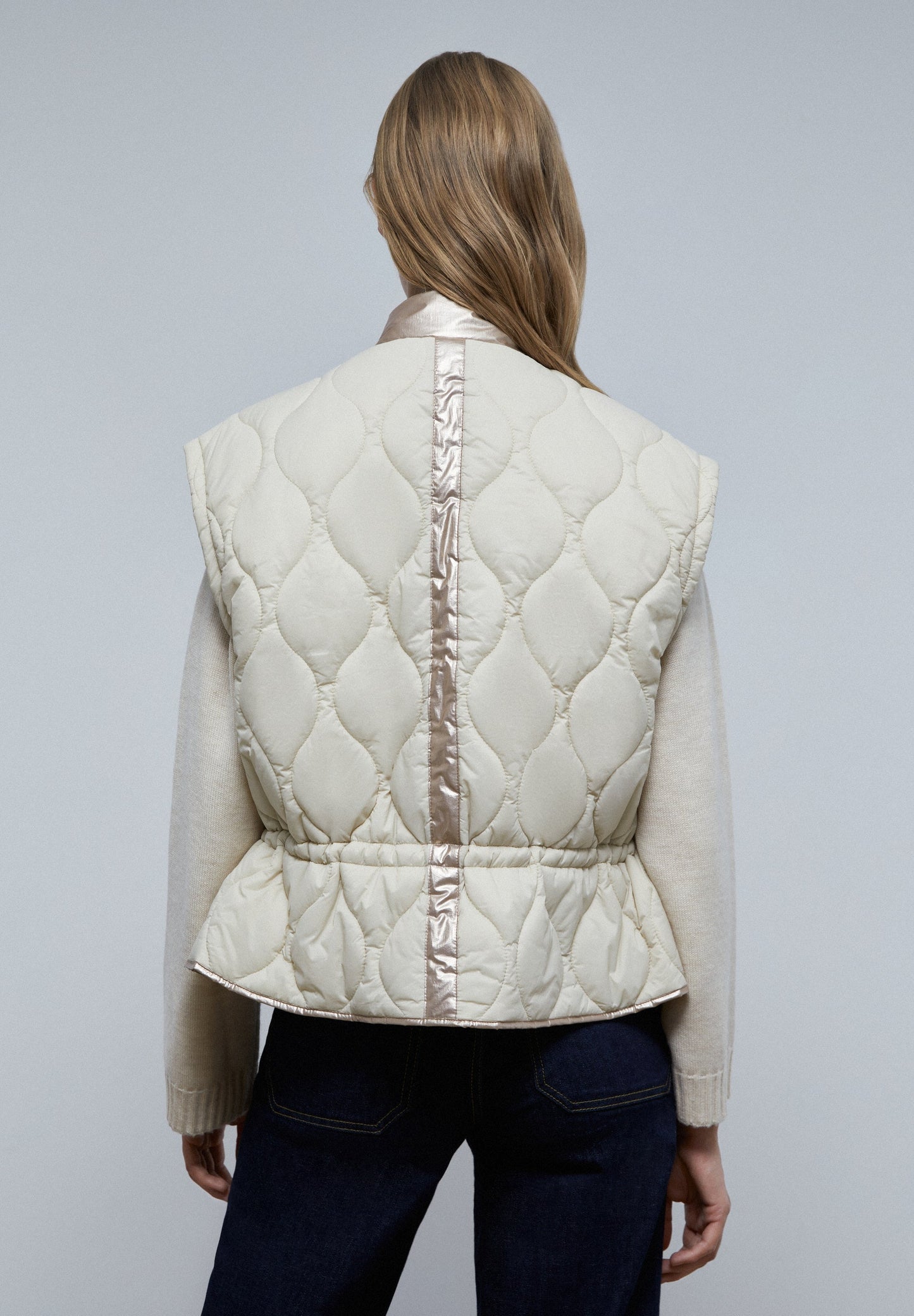 CHALECO ACOLCHADO DETALLES METALIZADOS