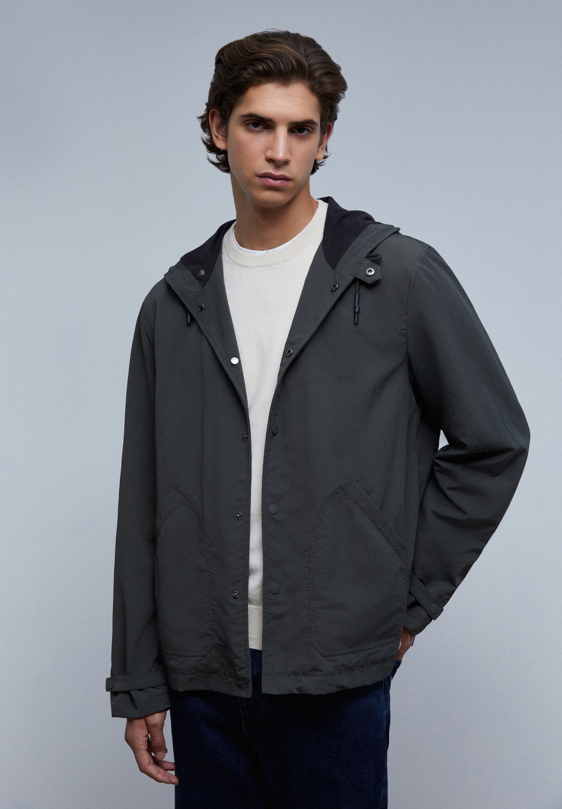 CHAQUETA TÉCNICA LIGERA