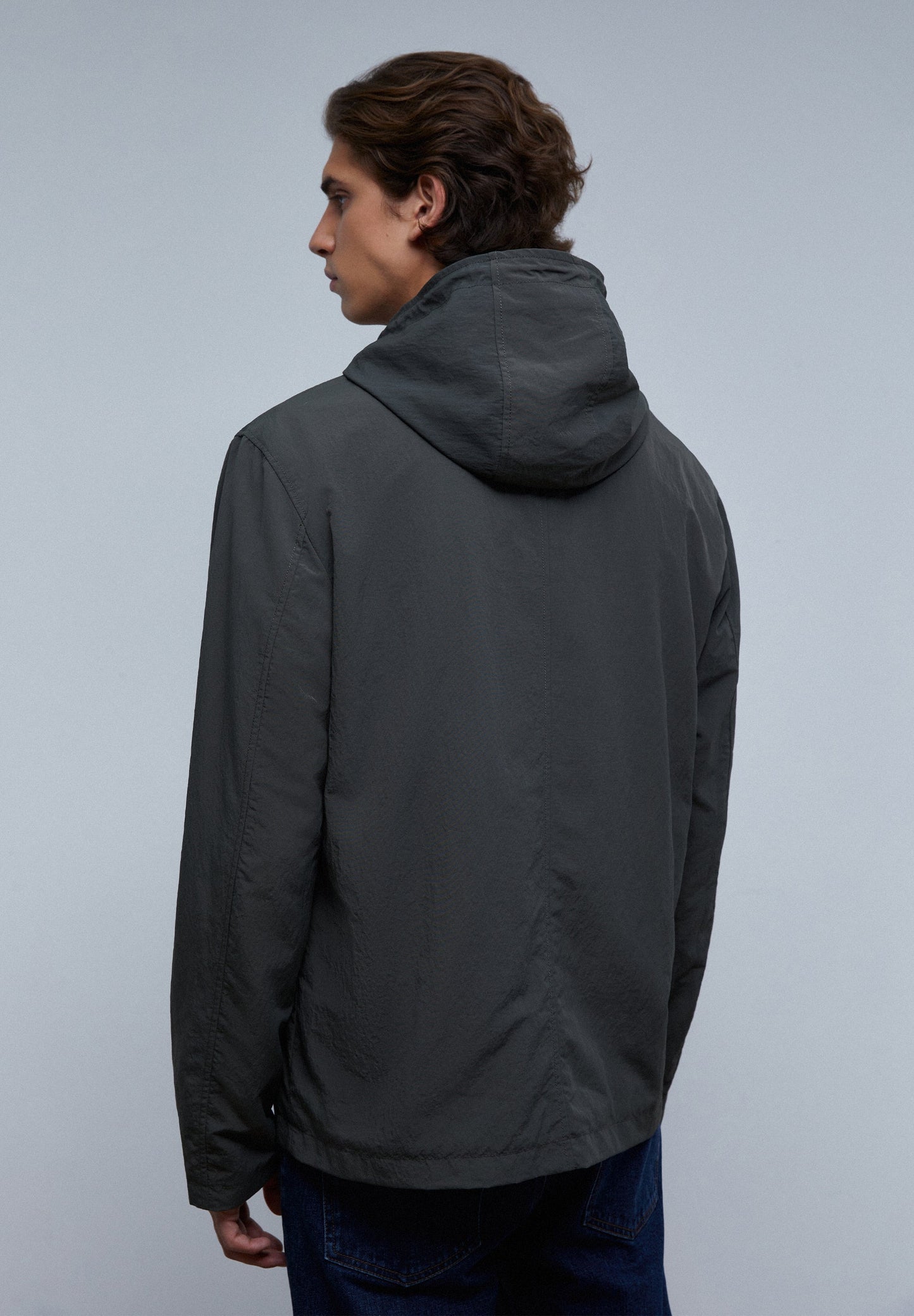 CHAQUETA TÉCNICA LIGERA