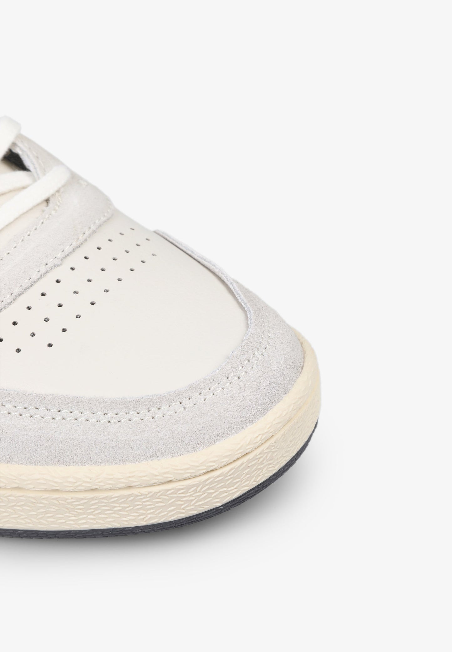 TENIS NAPA DETALLE RELIEVE