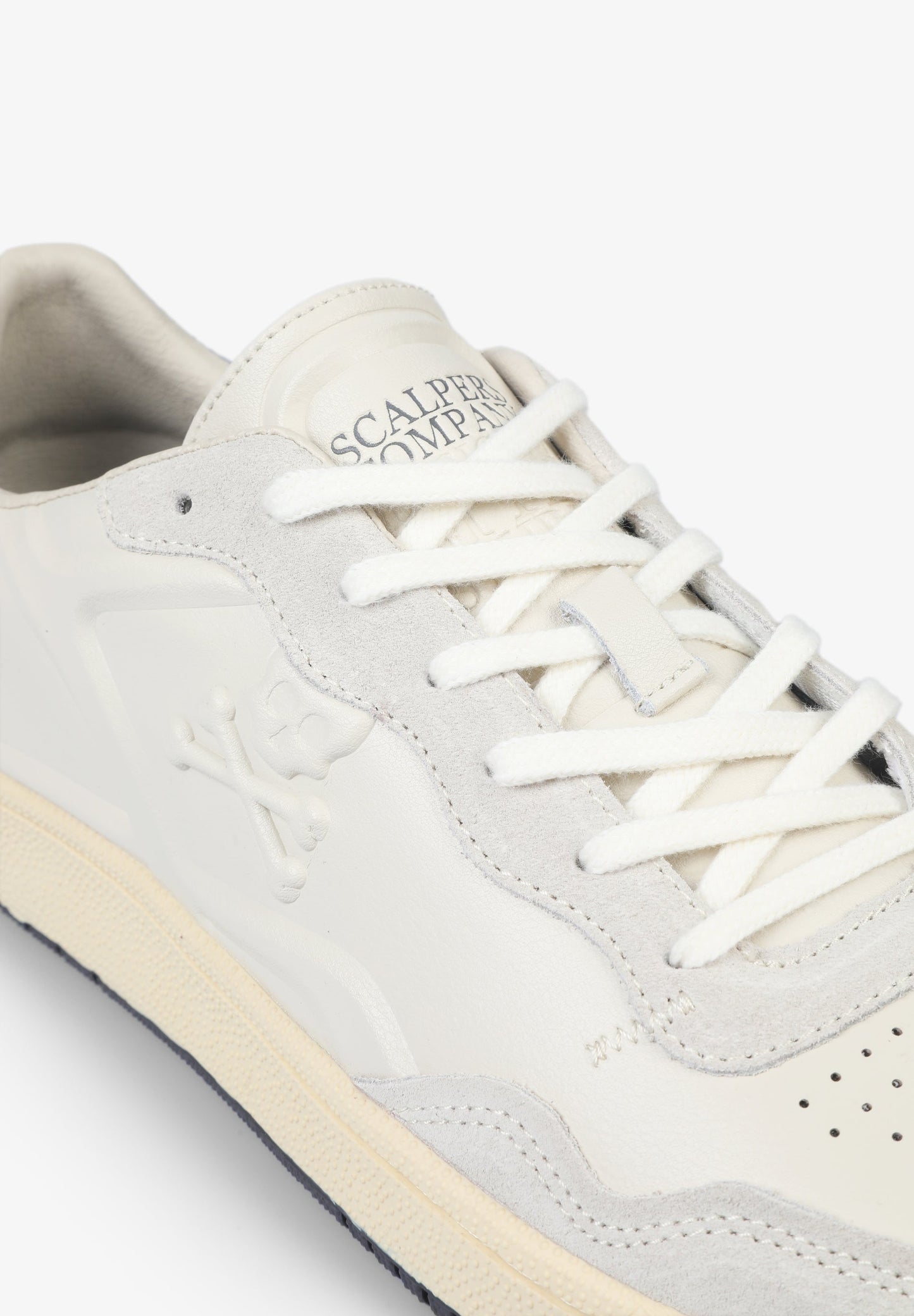 TENIS NAPA DETALLE RELIEVE