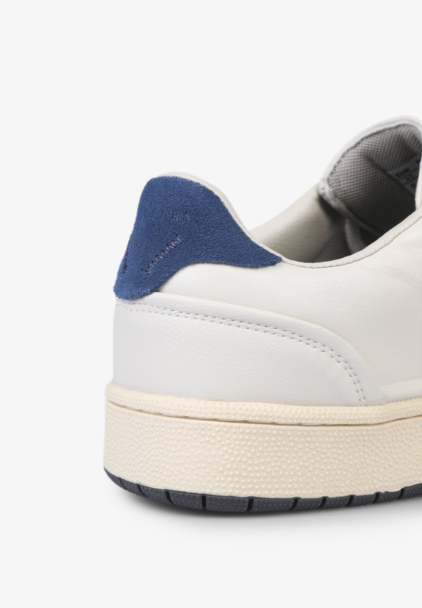 TENIS NAPA DETALLE RELIEVE