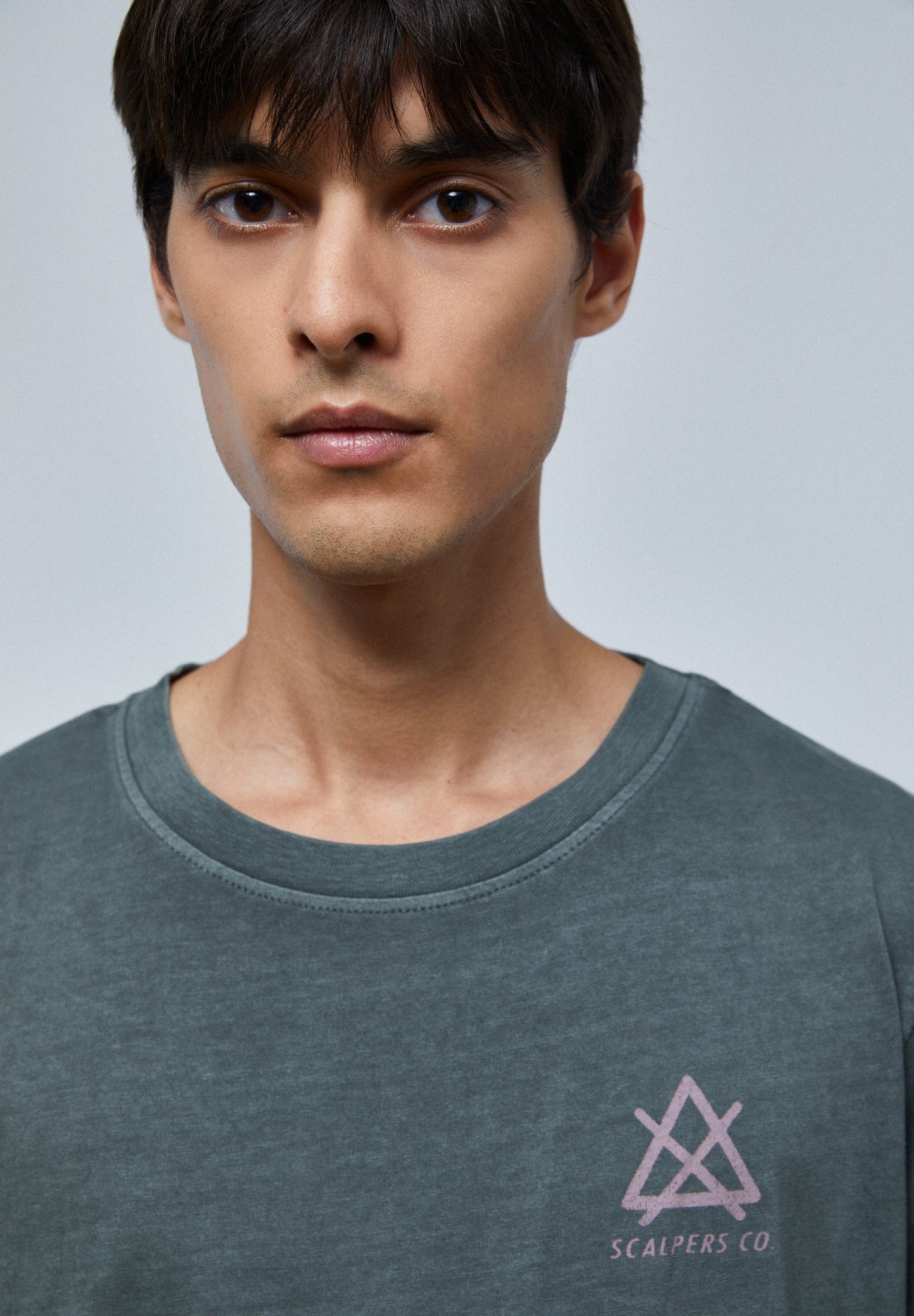 CAMISETA PRINT CONTRASTE