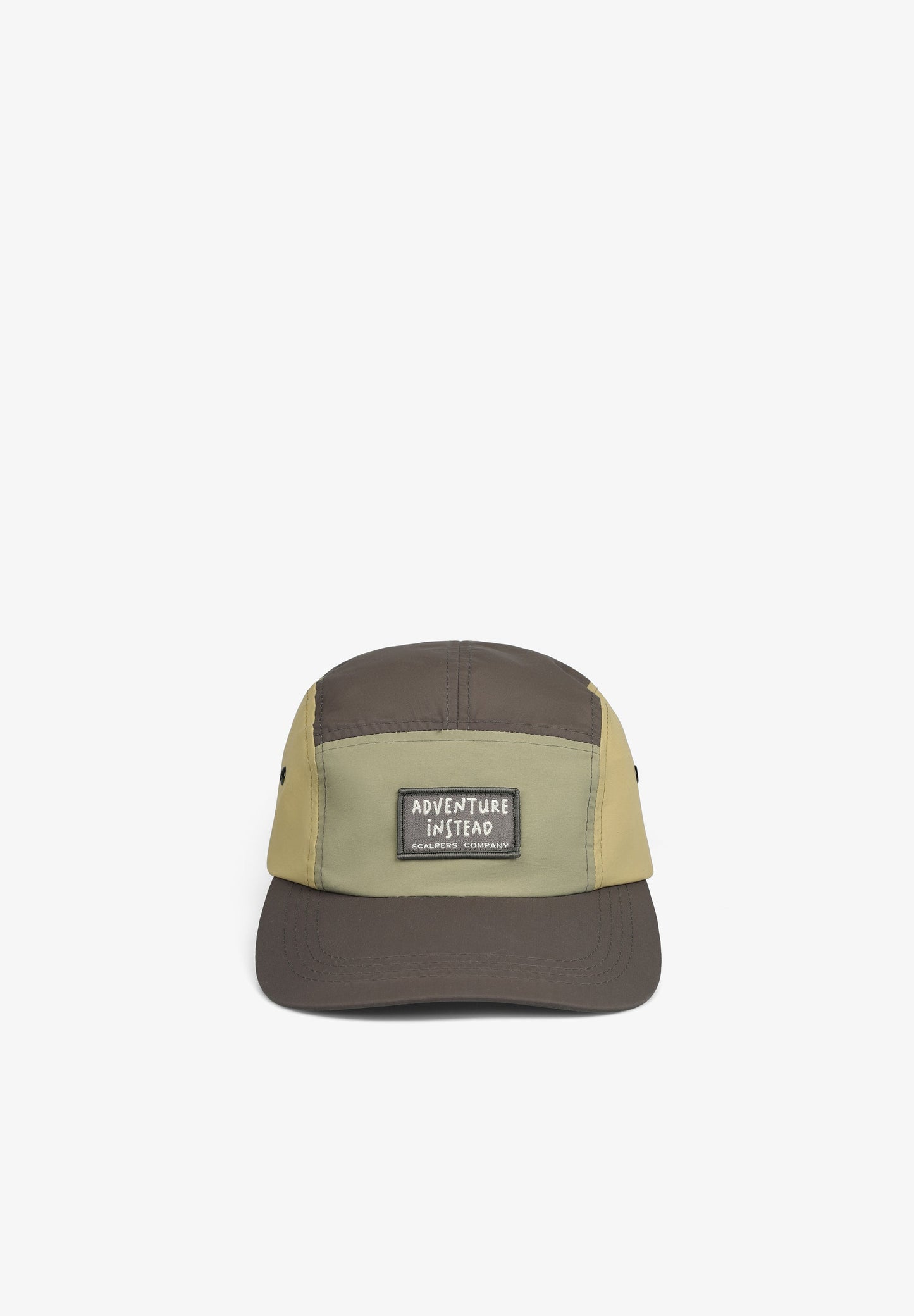 GORRA TRICOLOR PARCHE FRONTAL