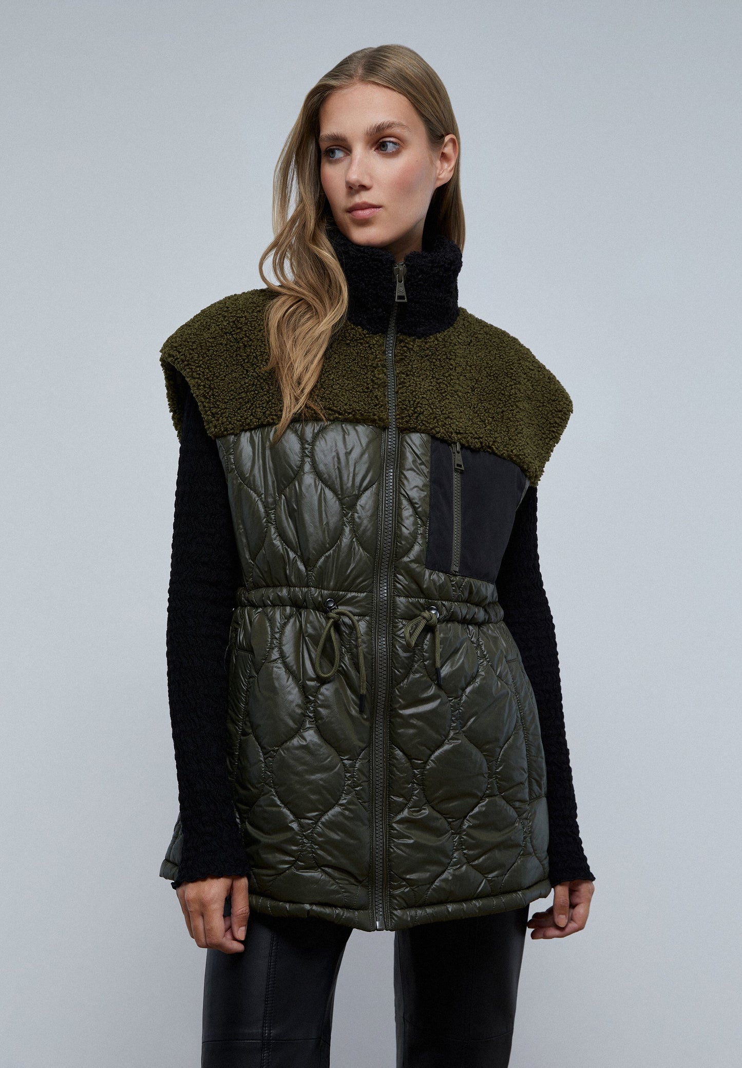 CHALECO ACOLCHADO DETALLE BORREGO