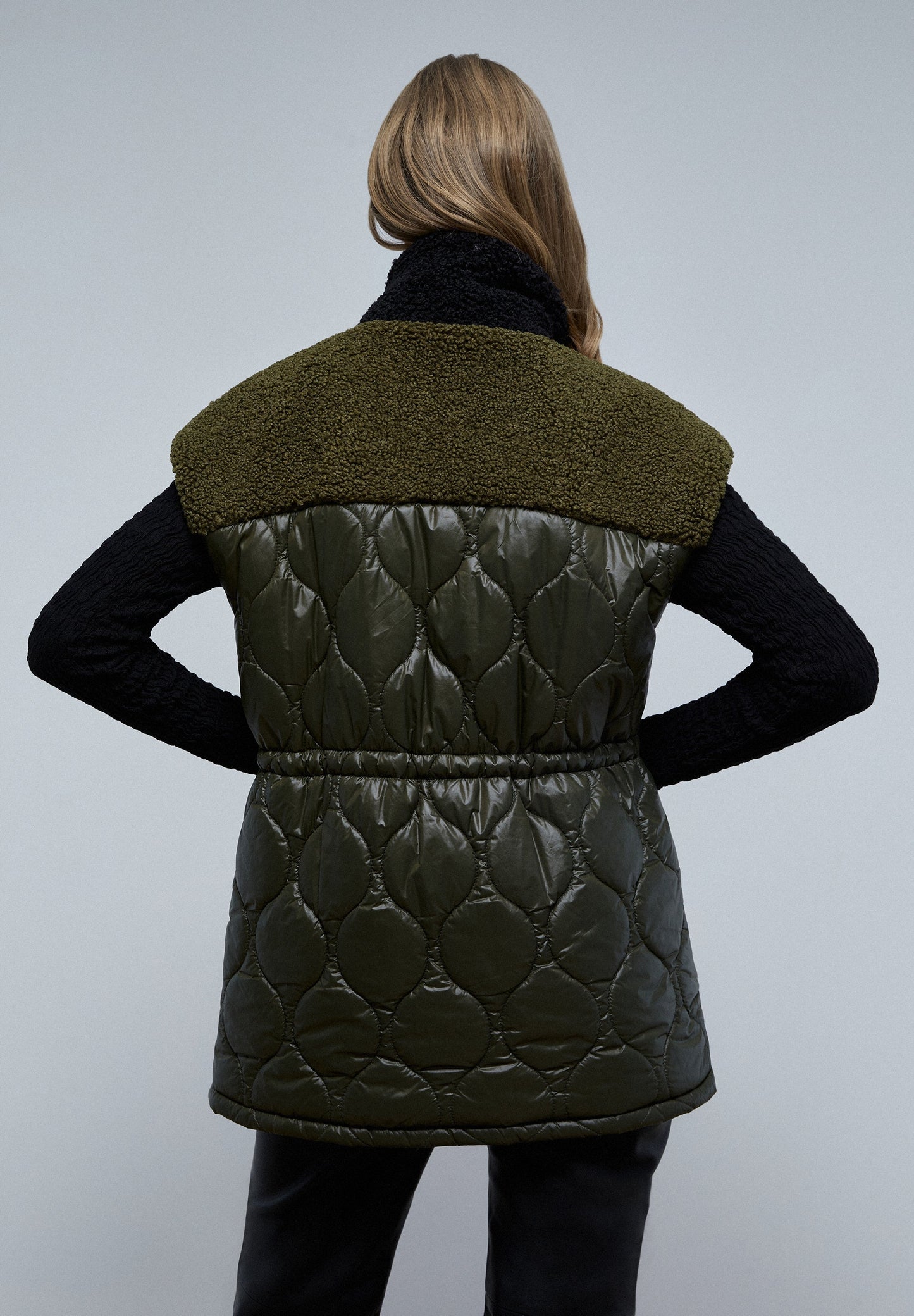 CHALECO ACOLCHADO DETALLE BORREGO