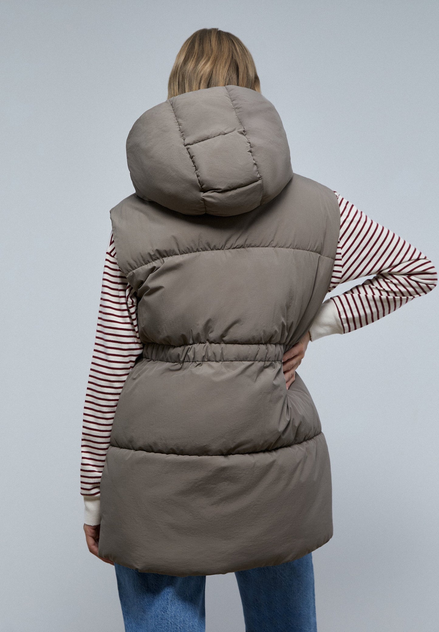 CHALECO ACOLCHADO CAPUCHA