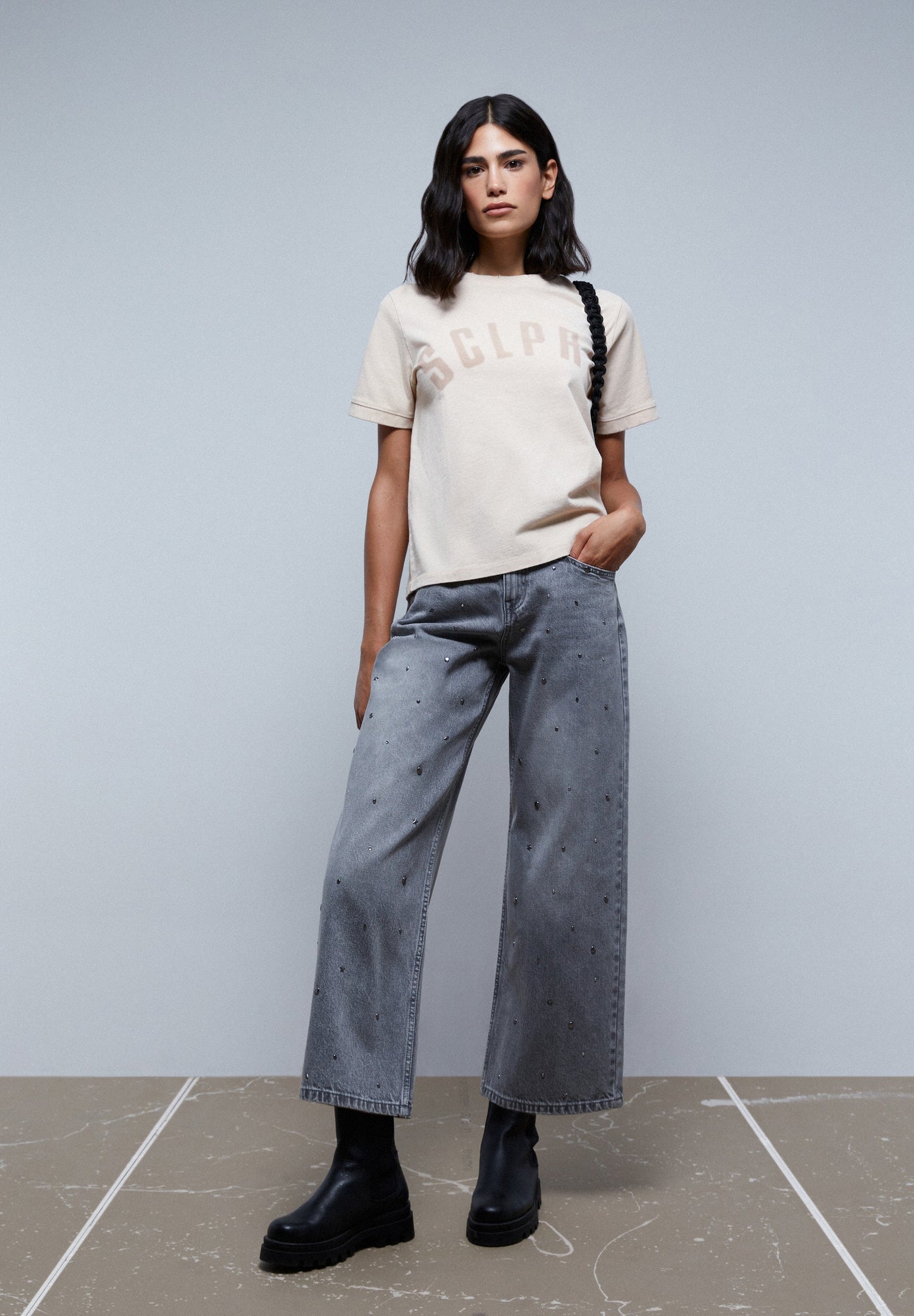 CAMISETA LOGO DETALLE ROTOS