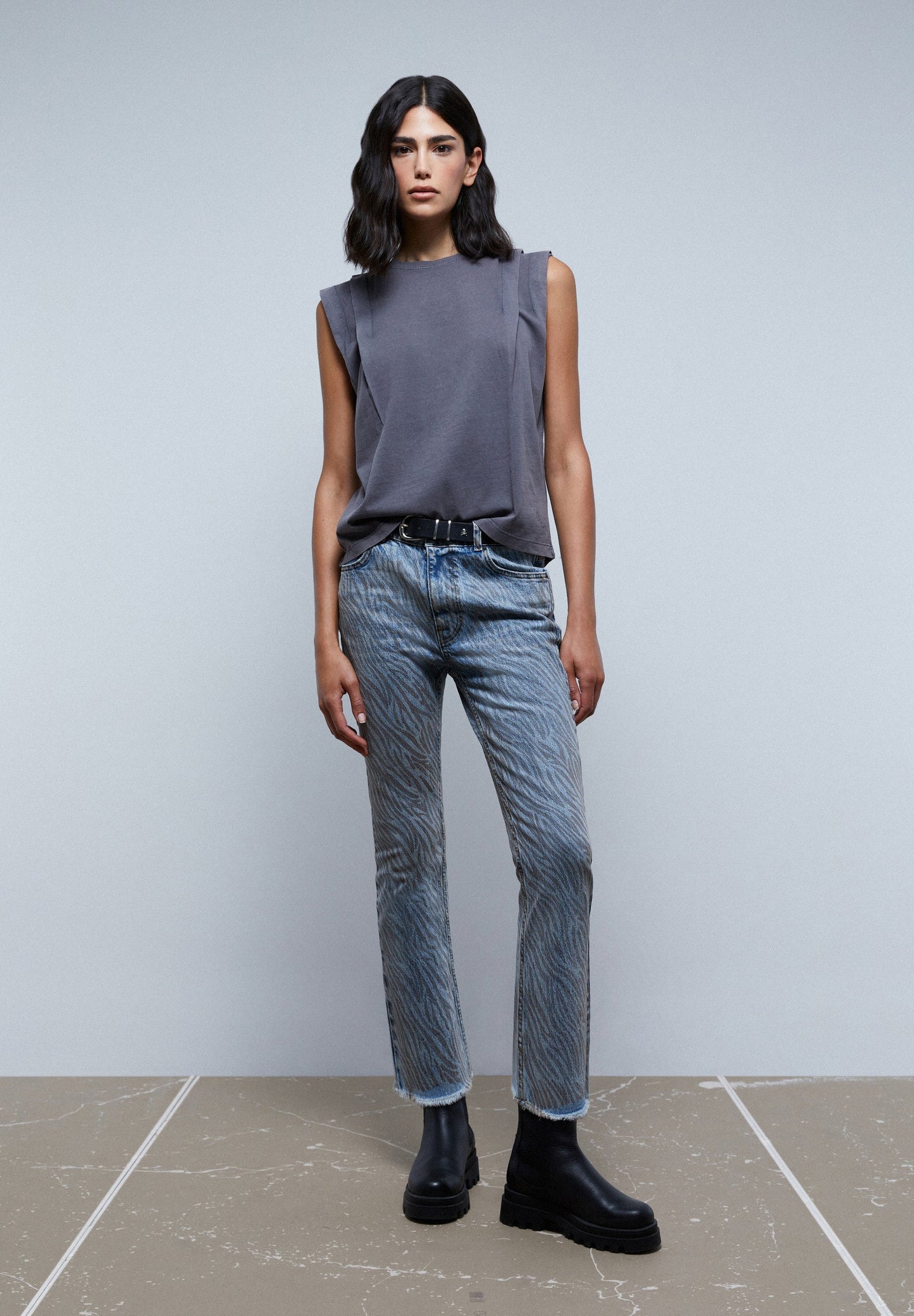 CAMISETA DETALLE PLIEGUE