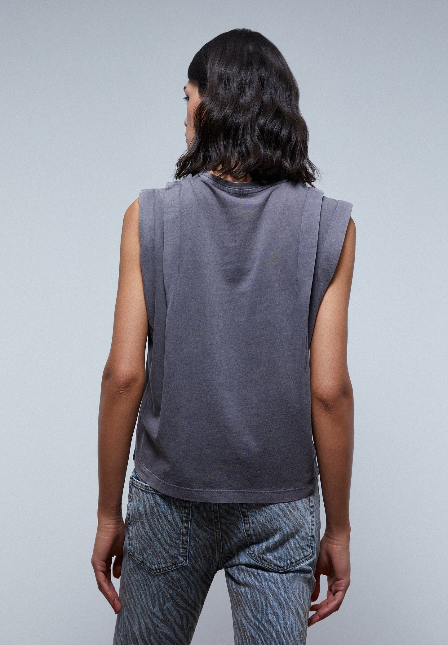 CAMISETA DETALLE PLIEGUE