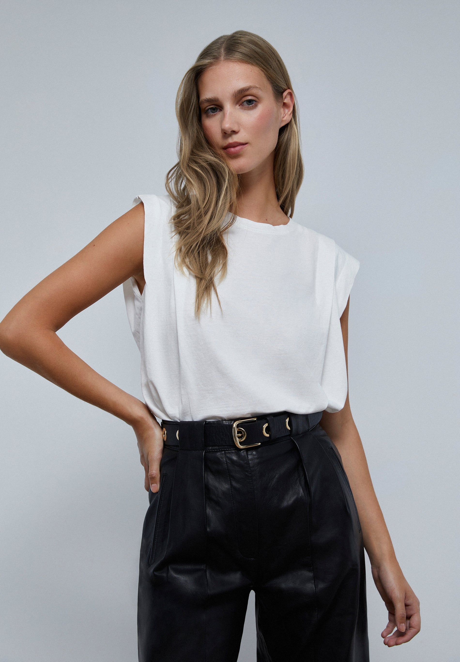 CINTURÓN PIEL OJALES