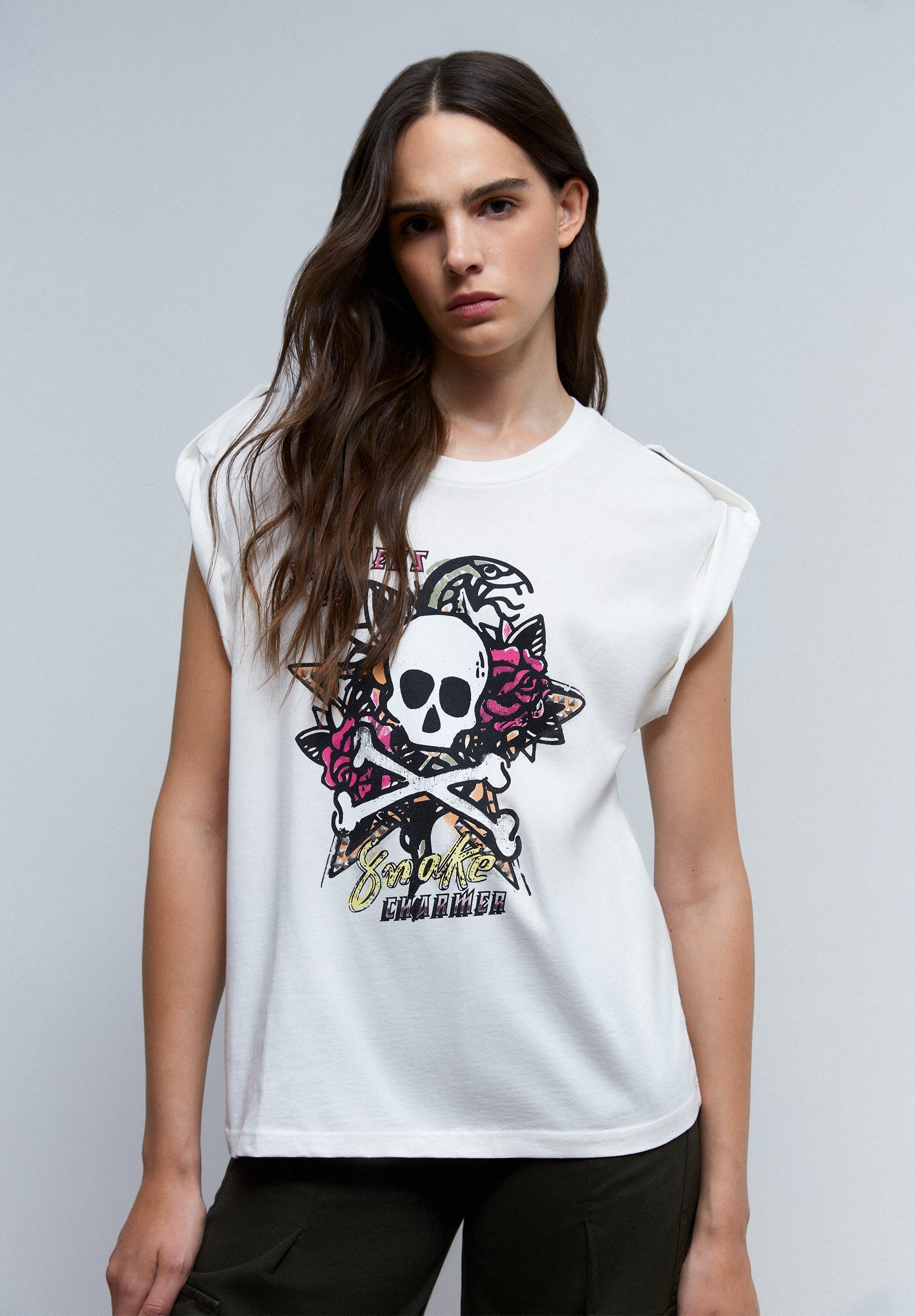 CAMISETA PRINT DETALLE MANGA