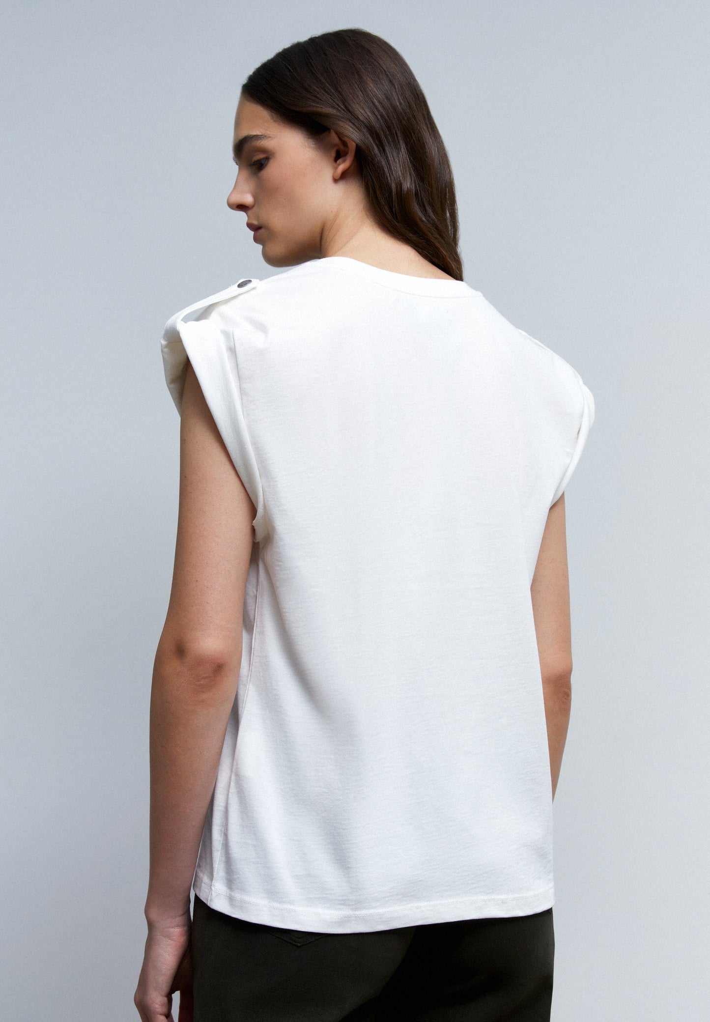 CAMISETA PRINT DETALLE MANGA