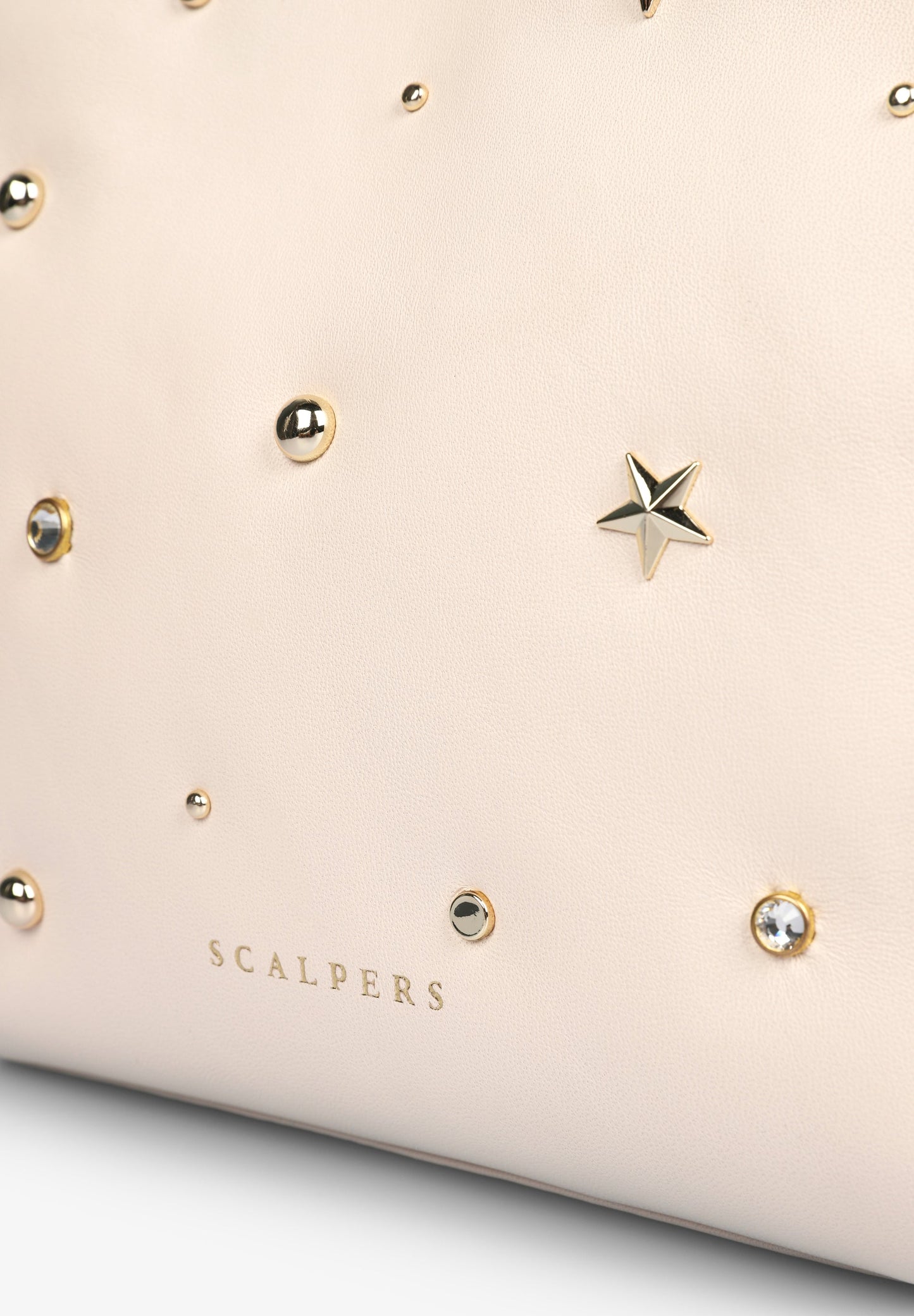 BOLSO PIEL DETALLE TACHUELAS