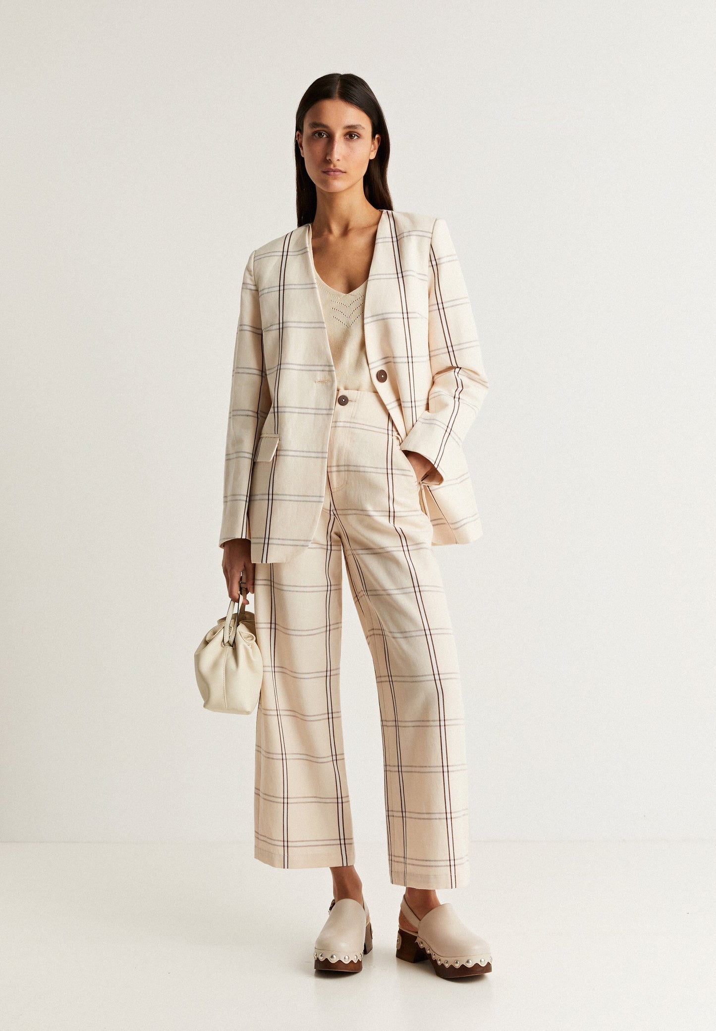 BLAZER CUADROS ESCOTE PICO